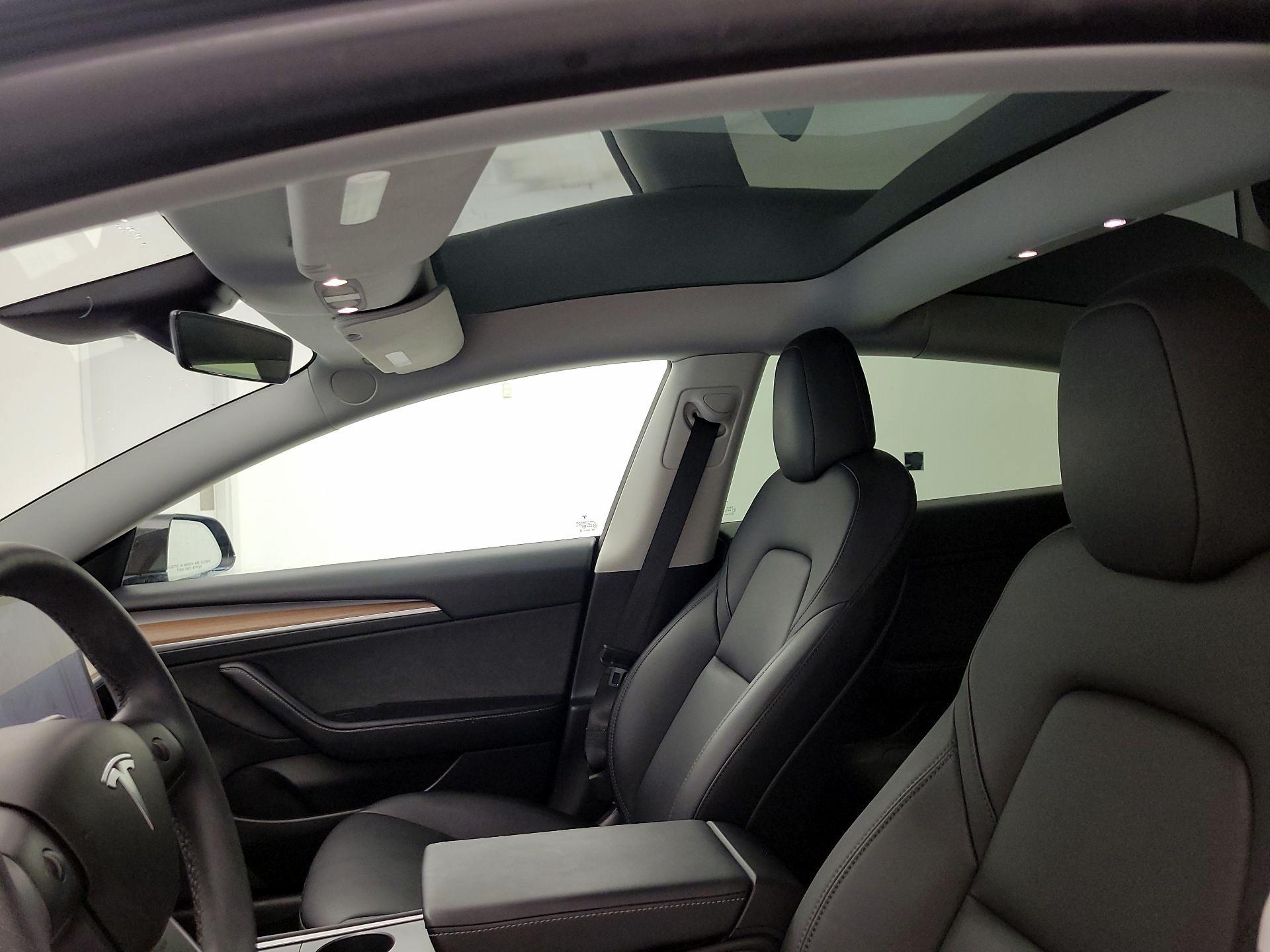 Thumbnail: 2023 Tesla Model 3 - 18