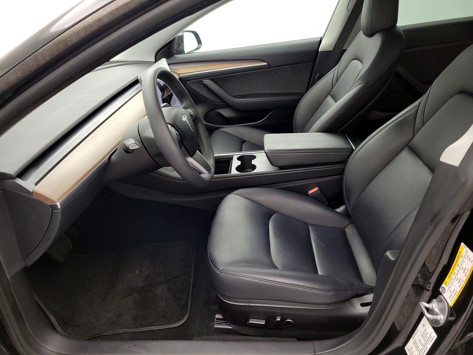 Thumbnail: 2022 Tesla Model 3 - 11