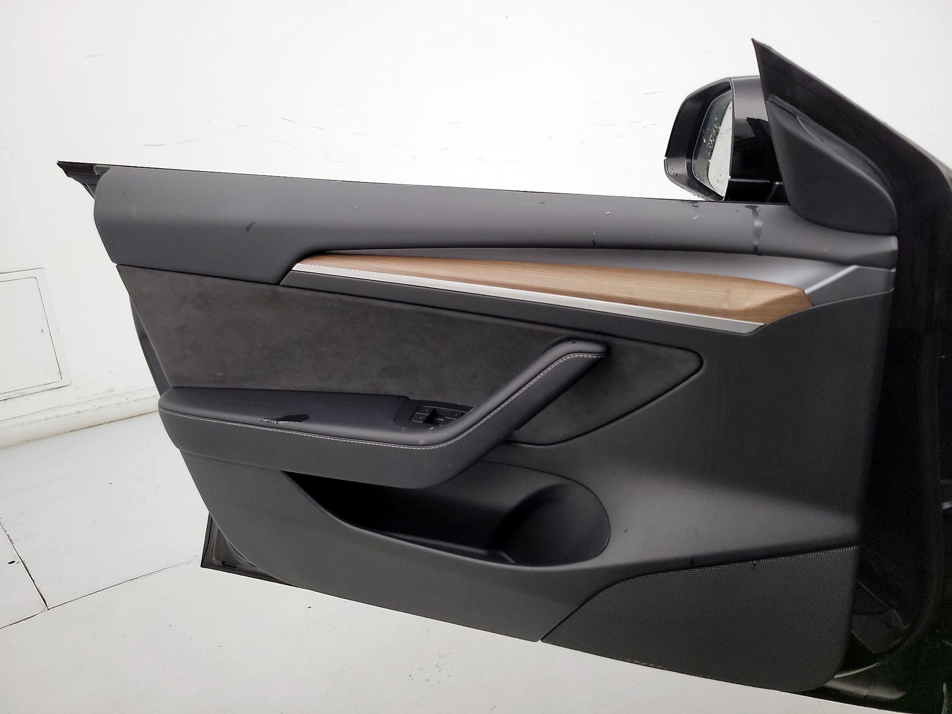 Thumbnail: 2022 Tesla Model 3 - 12