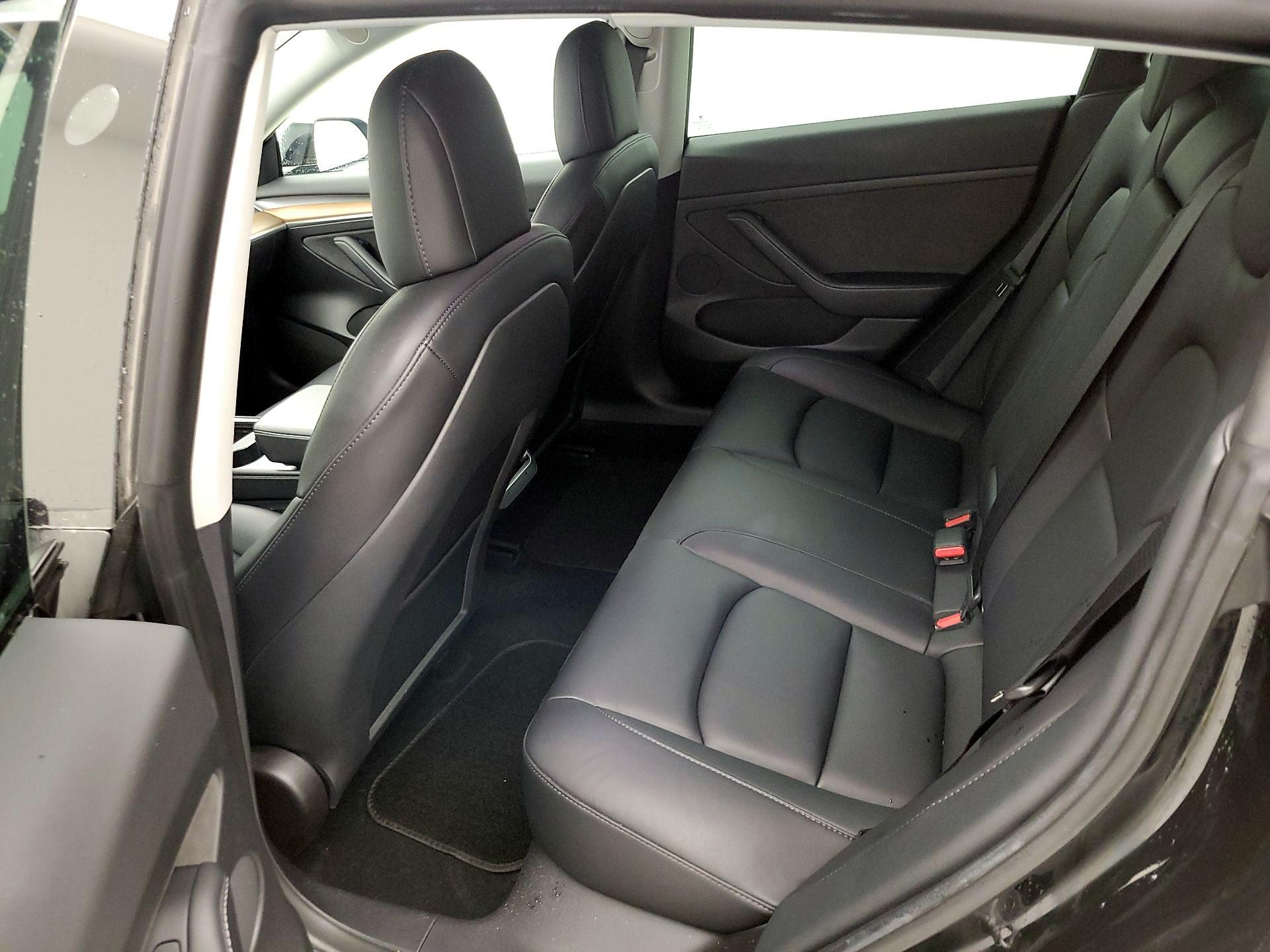 Thumbnail: 2022 Tesla Model 3 - 20