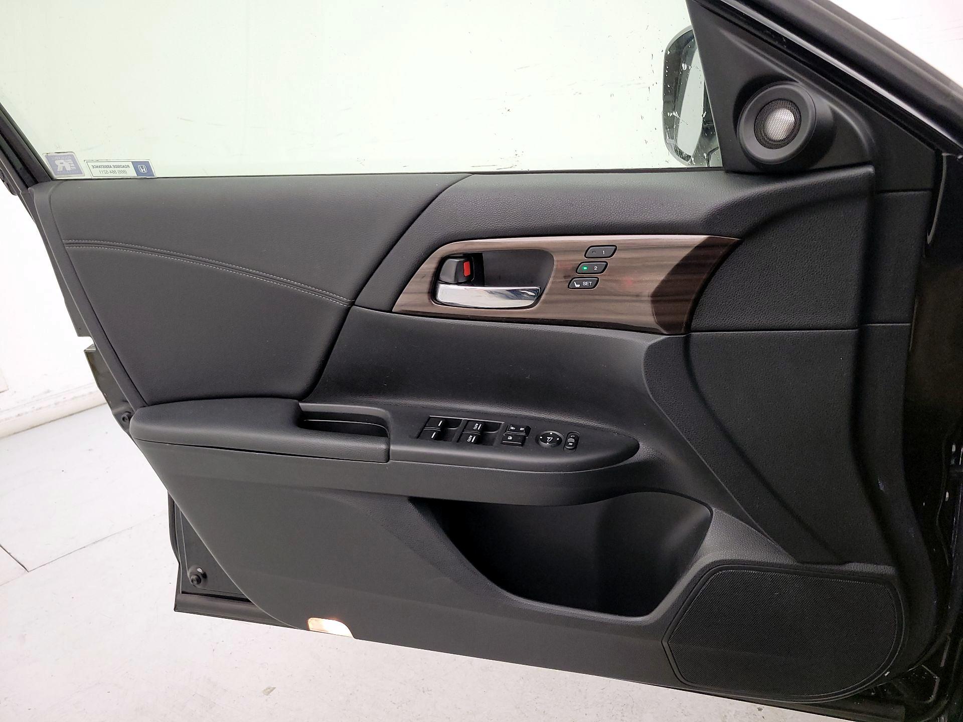 Thumbnail: 2017 Honda Accord - 12