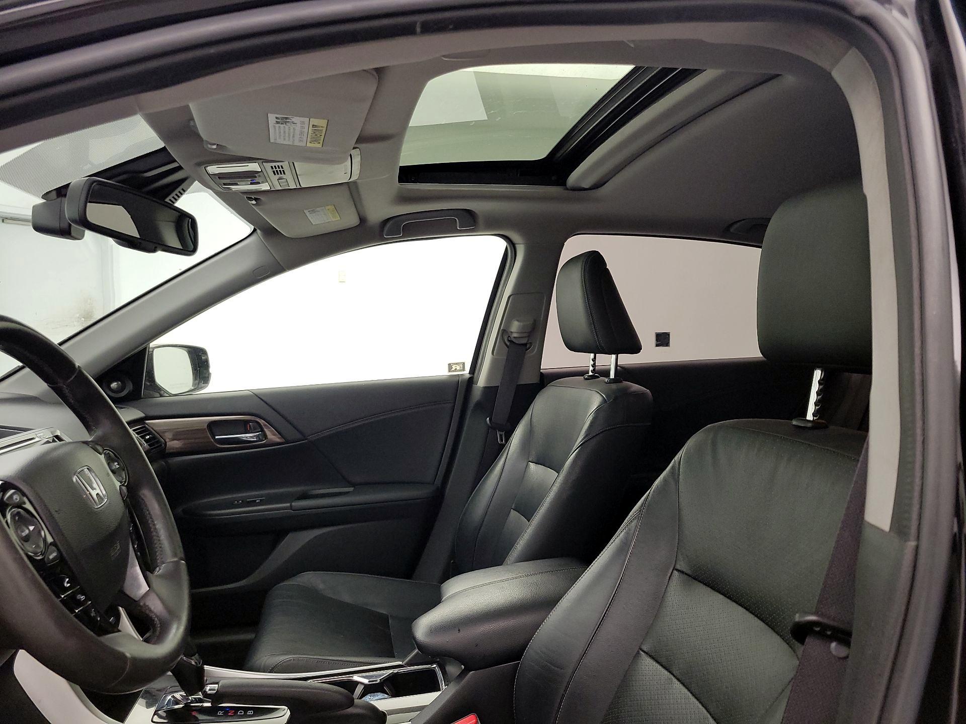 Thumbnail: 2017 Honda Accord - 18