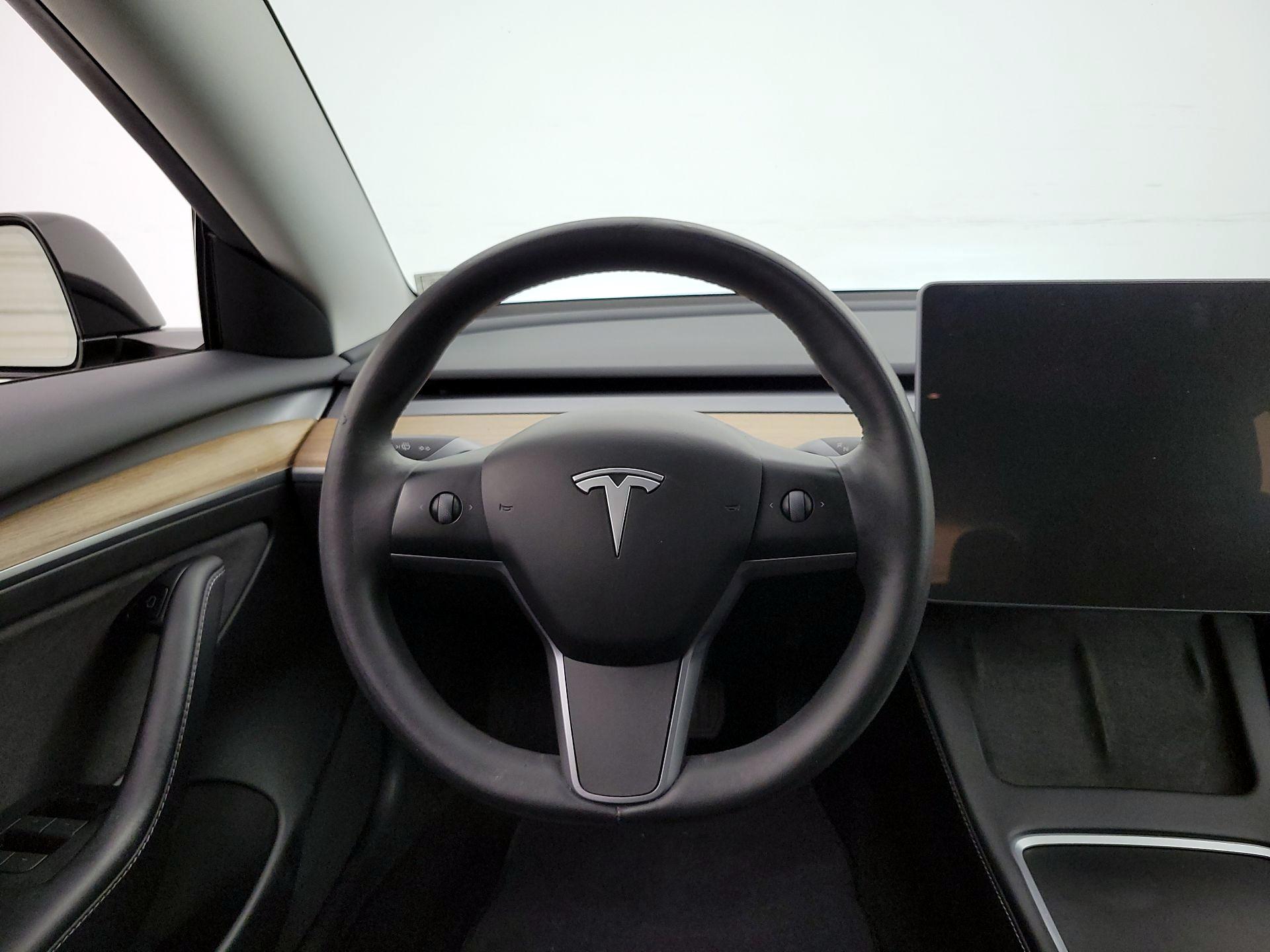 Thumbnail: 2023 Tesla Model 3 - 10