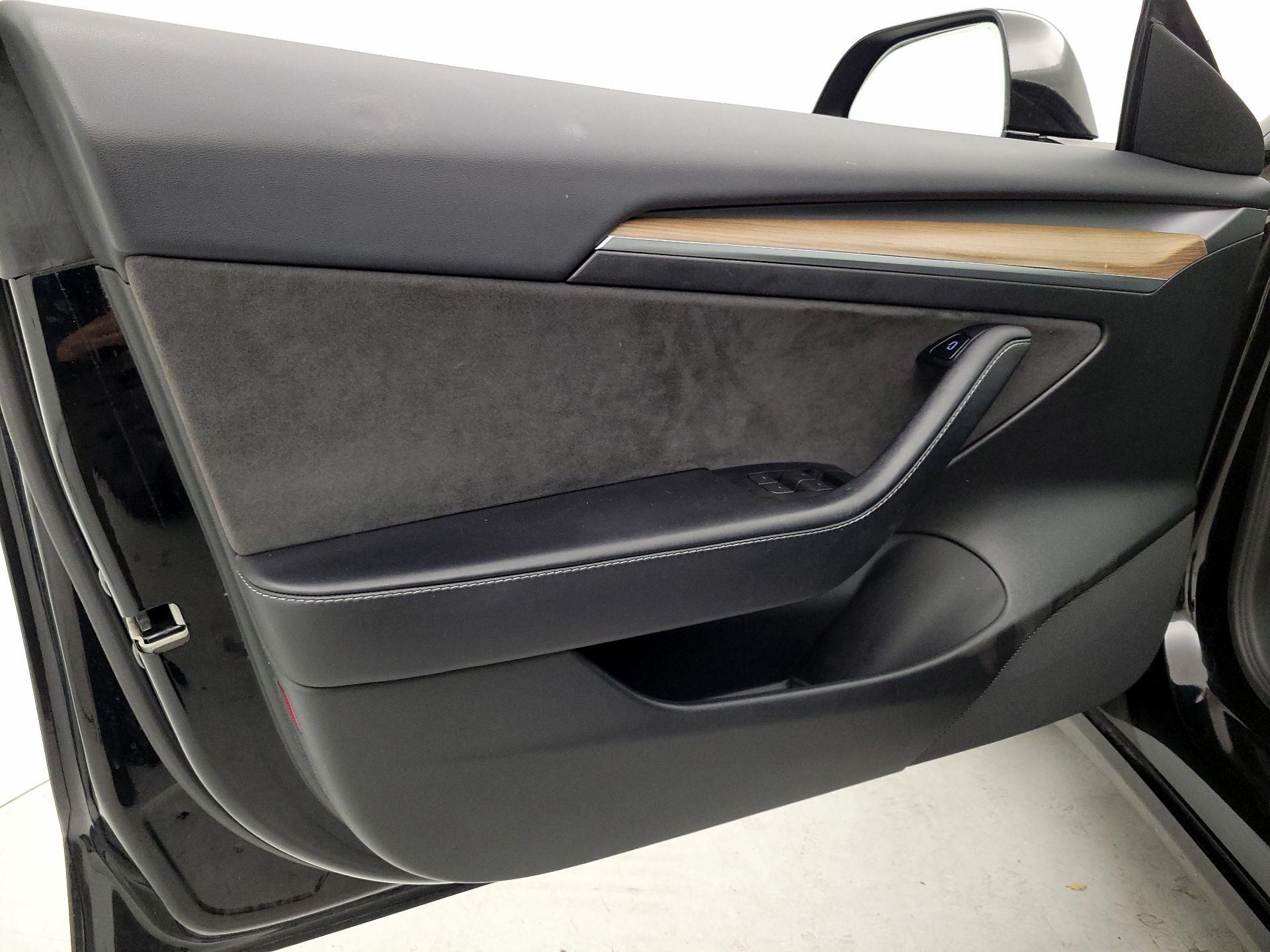 Thumbnail: 2023 Tesla Model 3 - 12