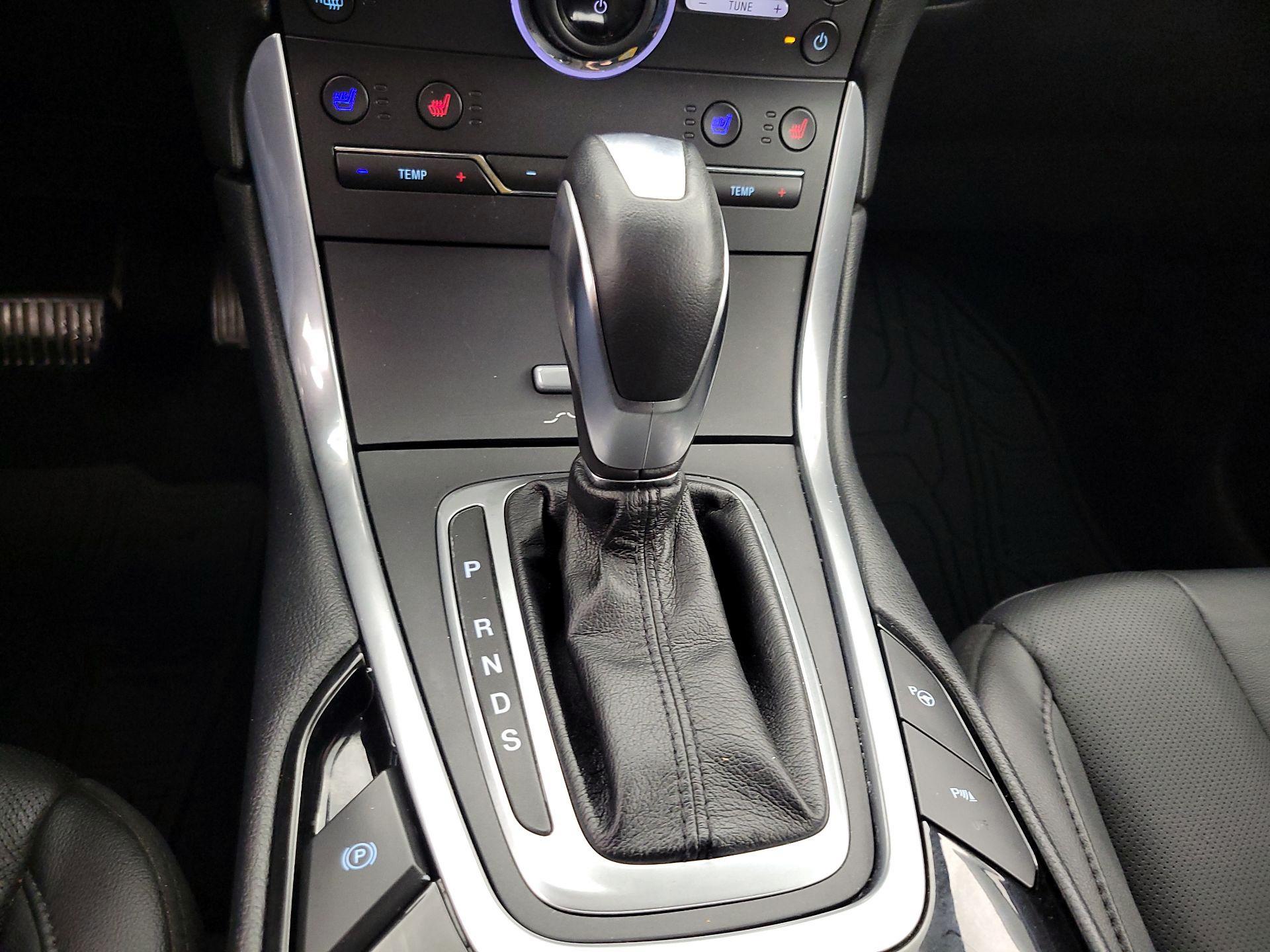 Thumbnail: 2016 Ford Edge - 18