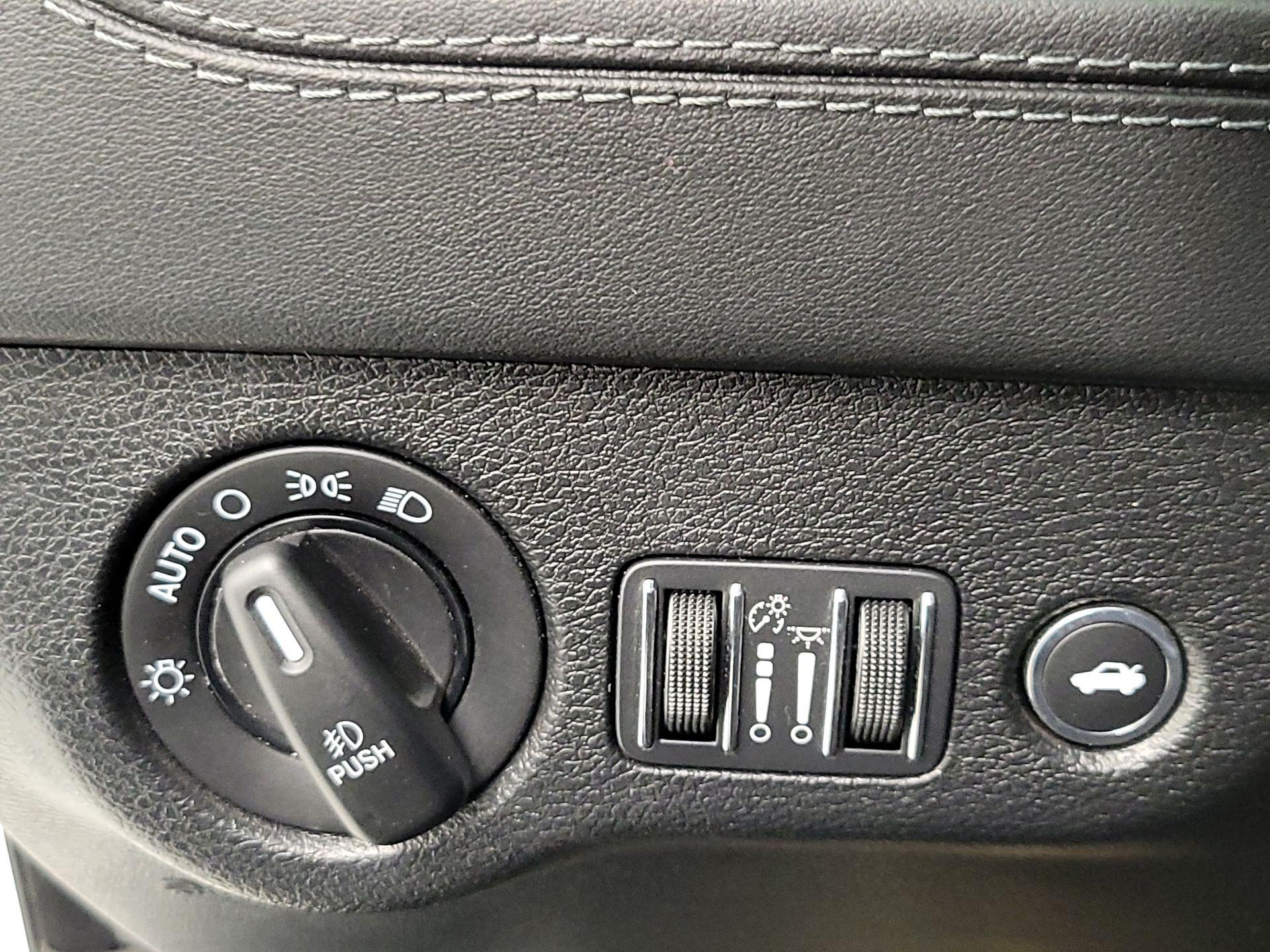 Thumbnail: 2019 Dodge Charger - 13