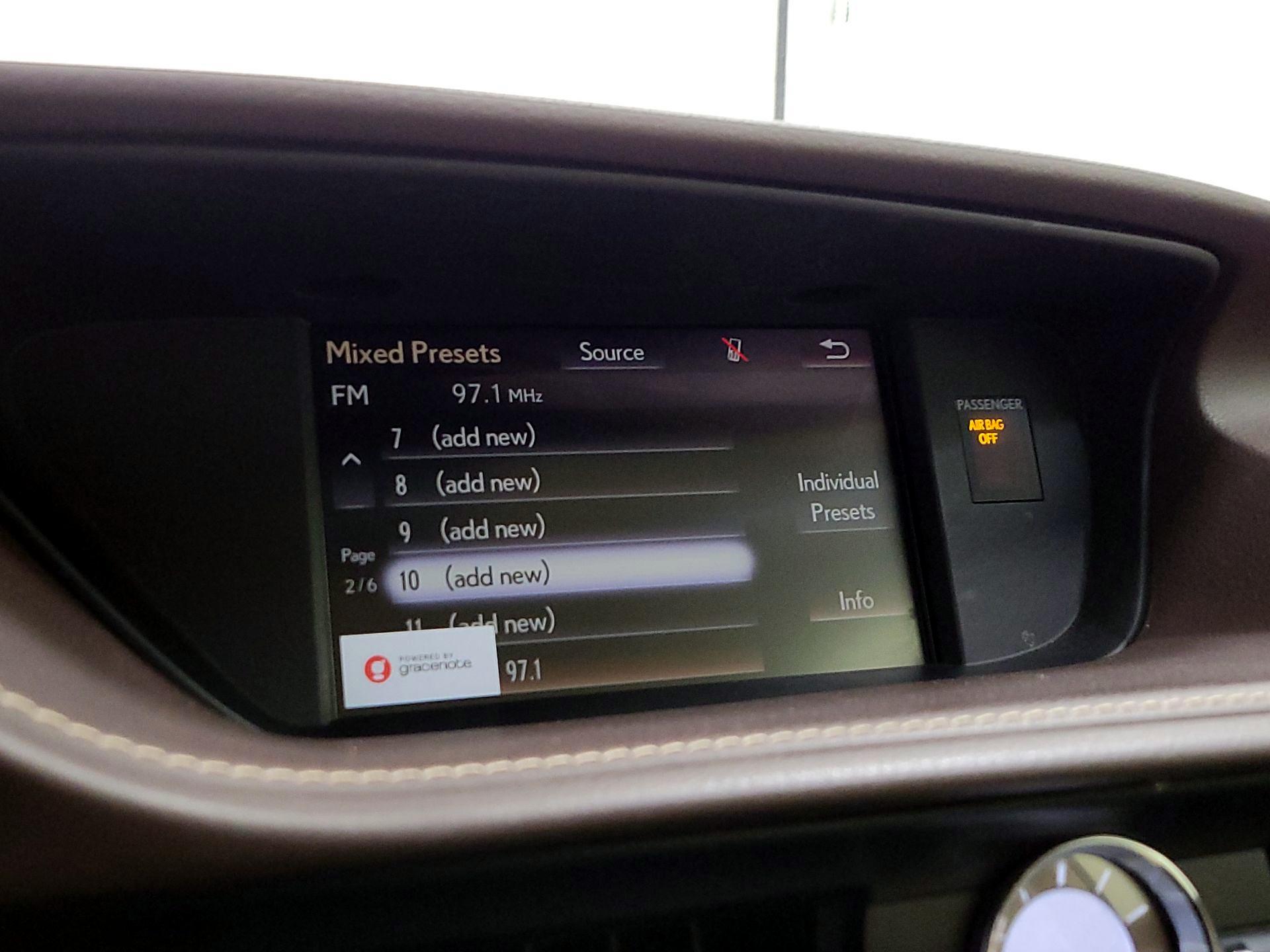 Thumbnail: 2017 Lexus ES - 16