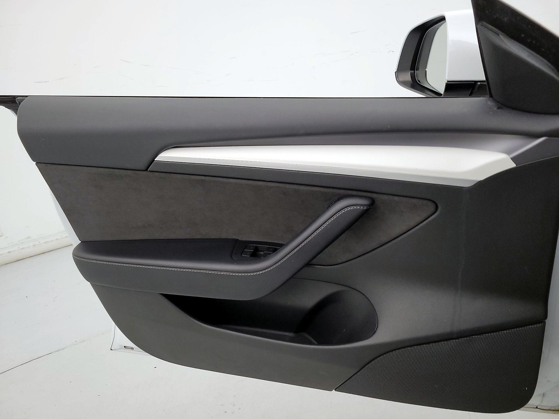 Thumbnail: 2021 Tesla Model 3 - 12