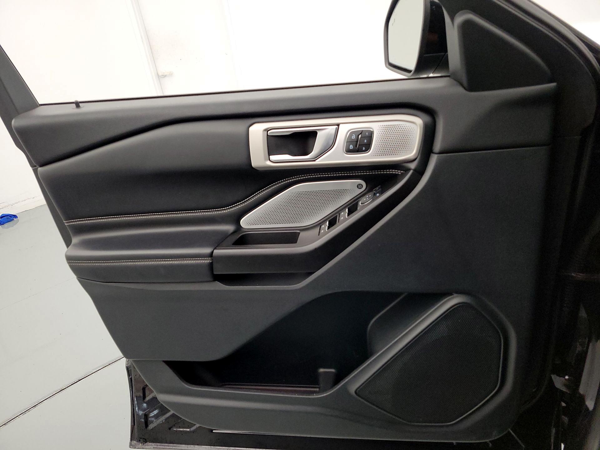 Thumbnail: 2020 Ford Explorer - 12