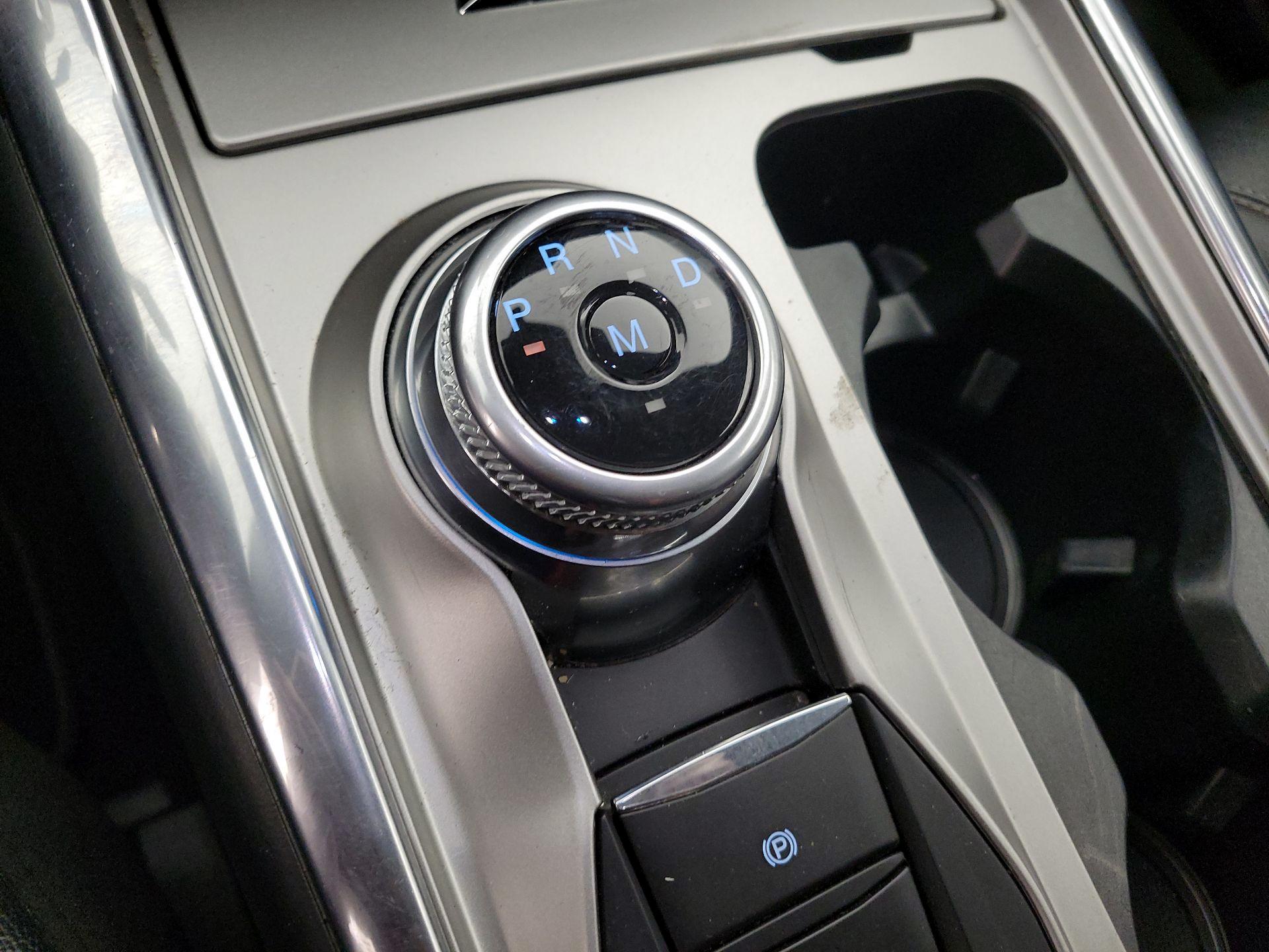 Thumbnail: 2020 Ford Explorer - 18