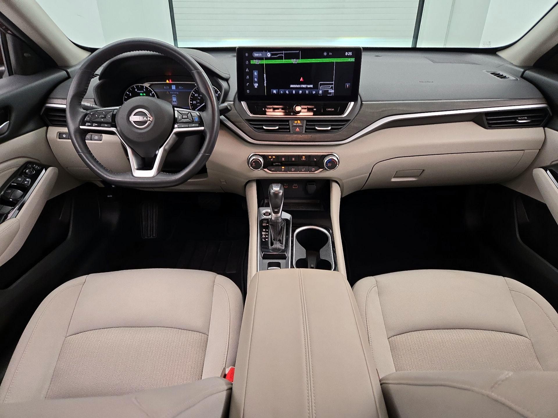 Thumbnail: 2023 Nissan Altima - 9