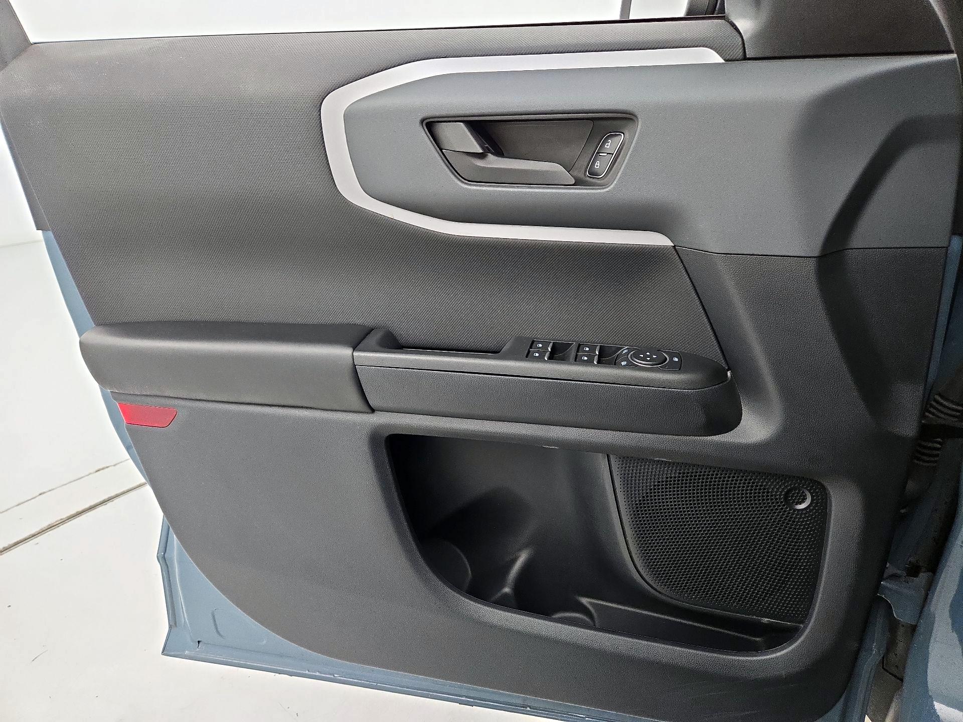 Thumbnail: 2023 Ford Bronco Sport - 12