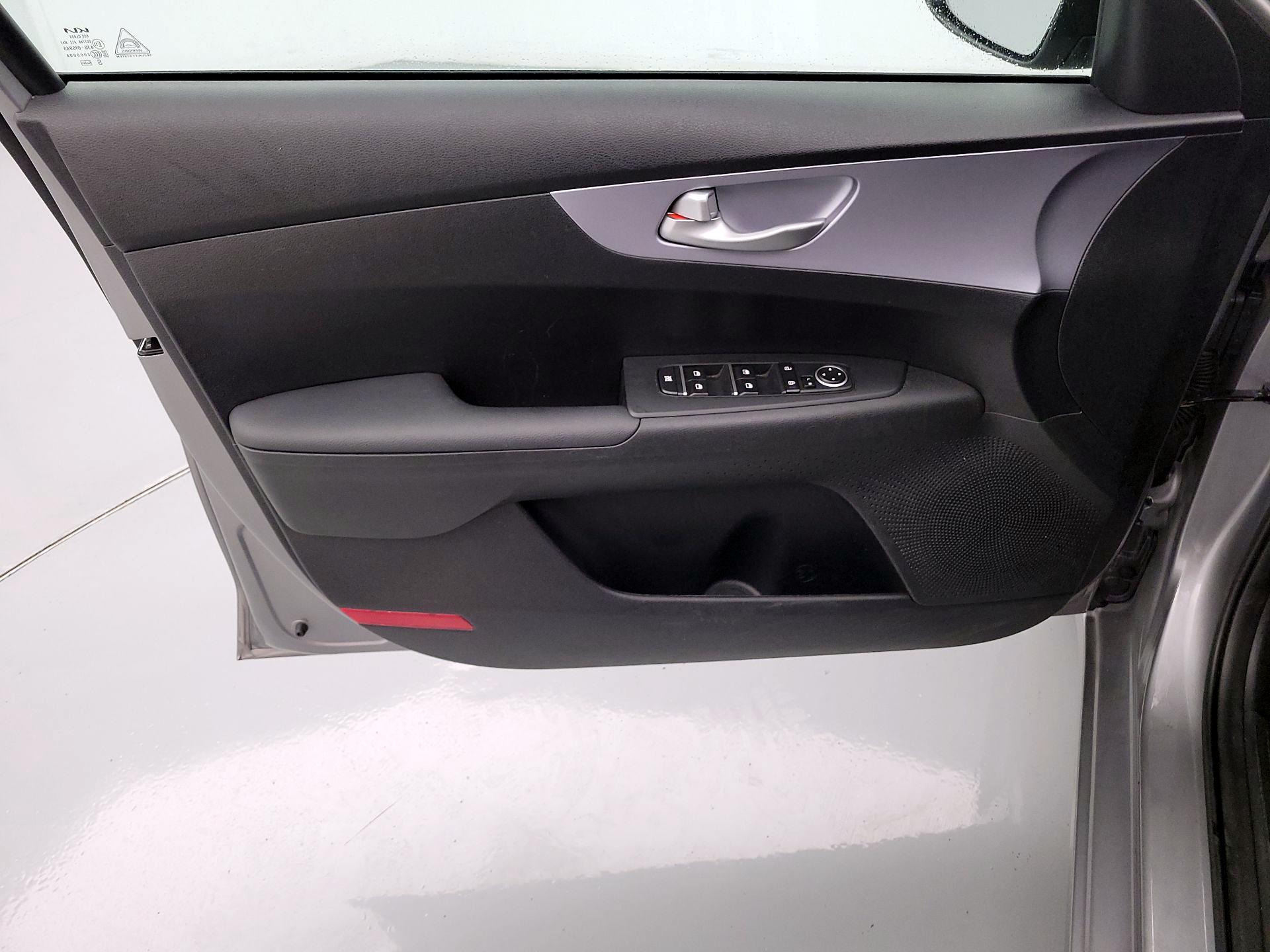 Thumbnail: 2024 Kia Forte - 12