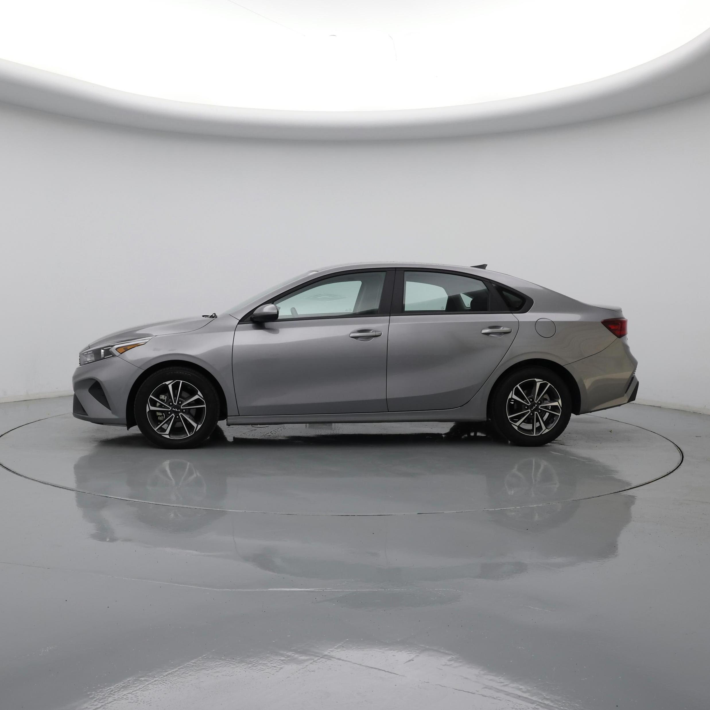 Thumbnail: 2024 Kia Forte - 3