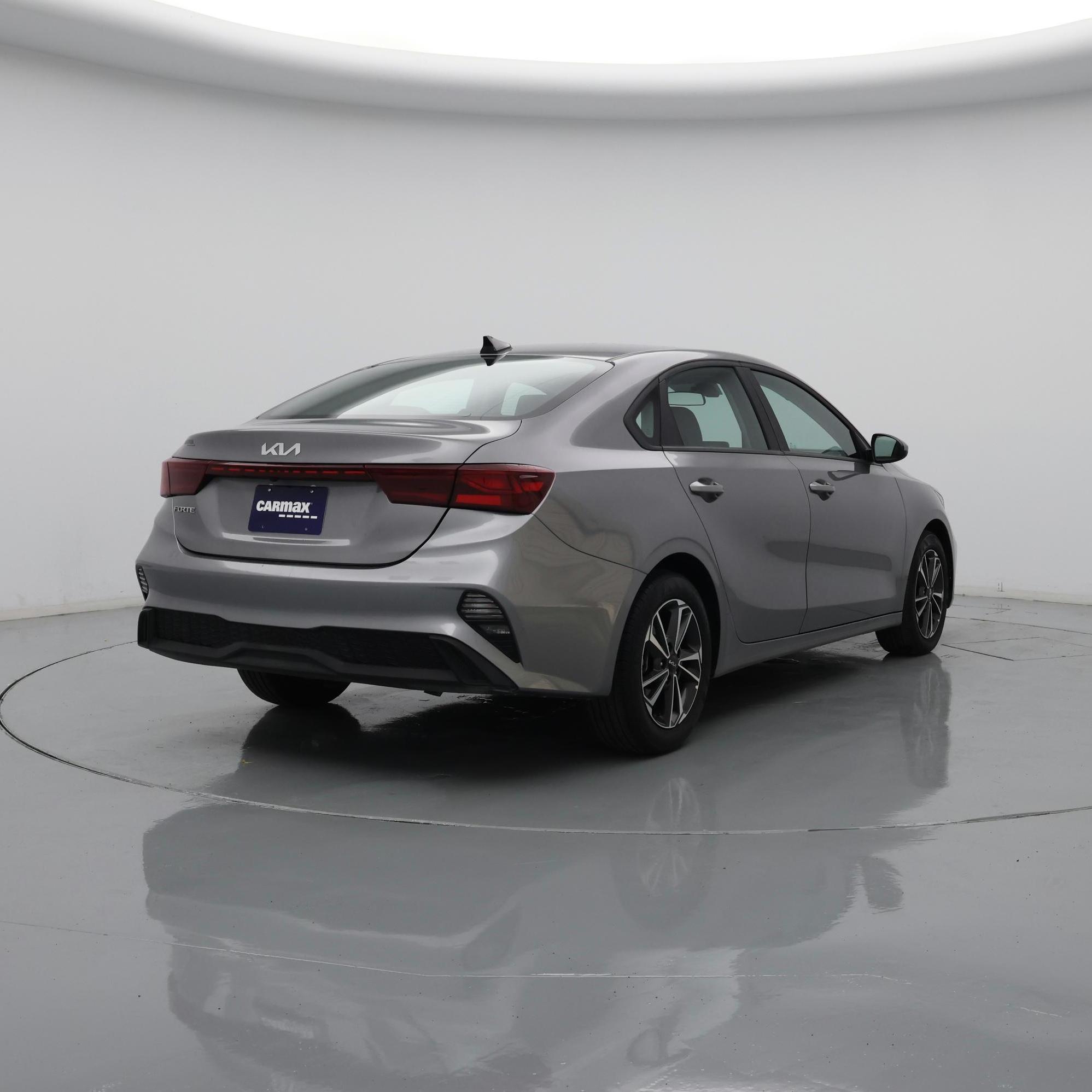 Thumbnail: 2024 Kia Forte - 8