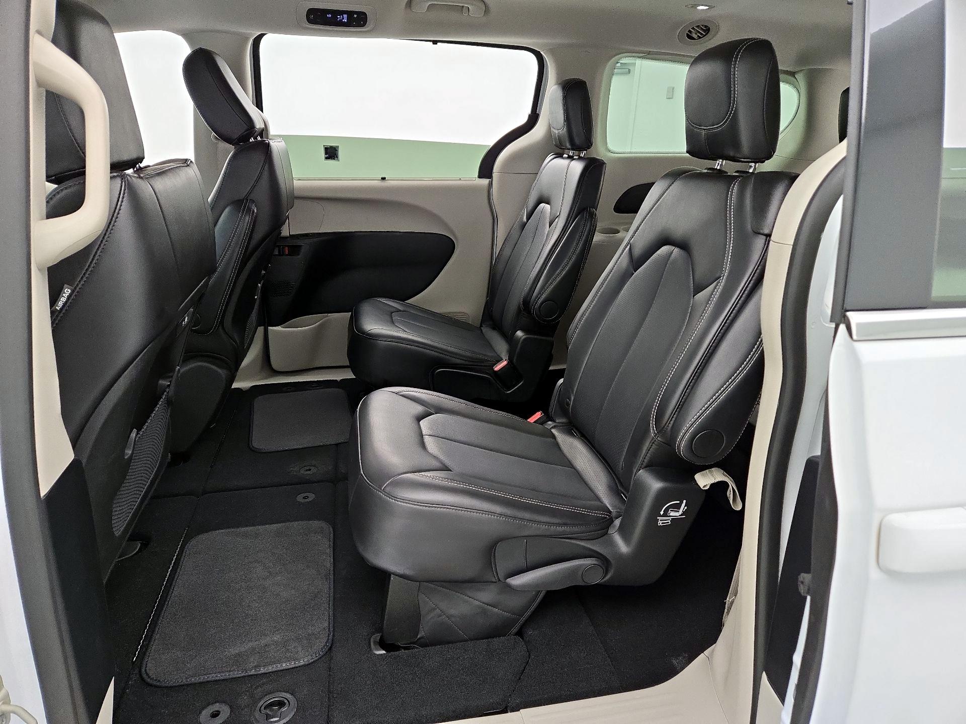 Thumbnail: 2024 Chrysler Pacifica - 19