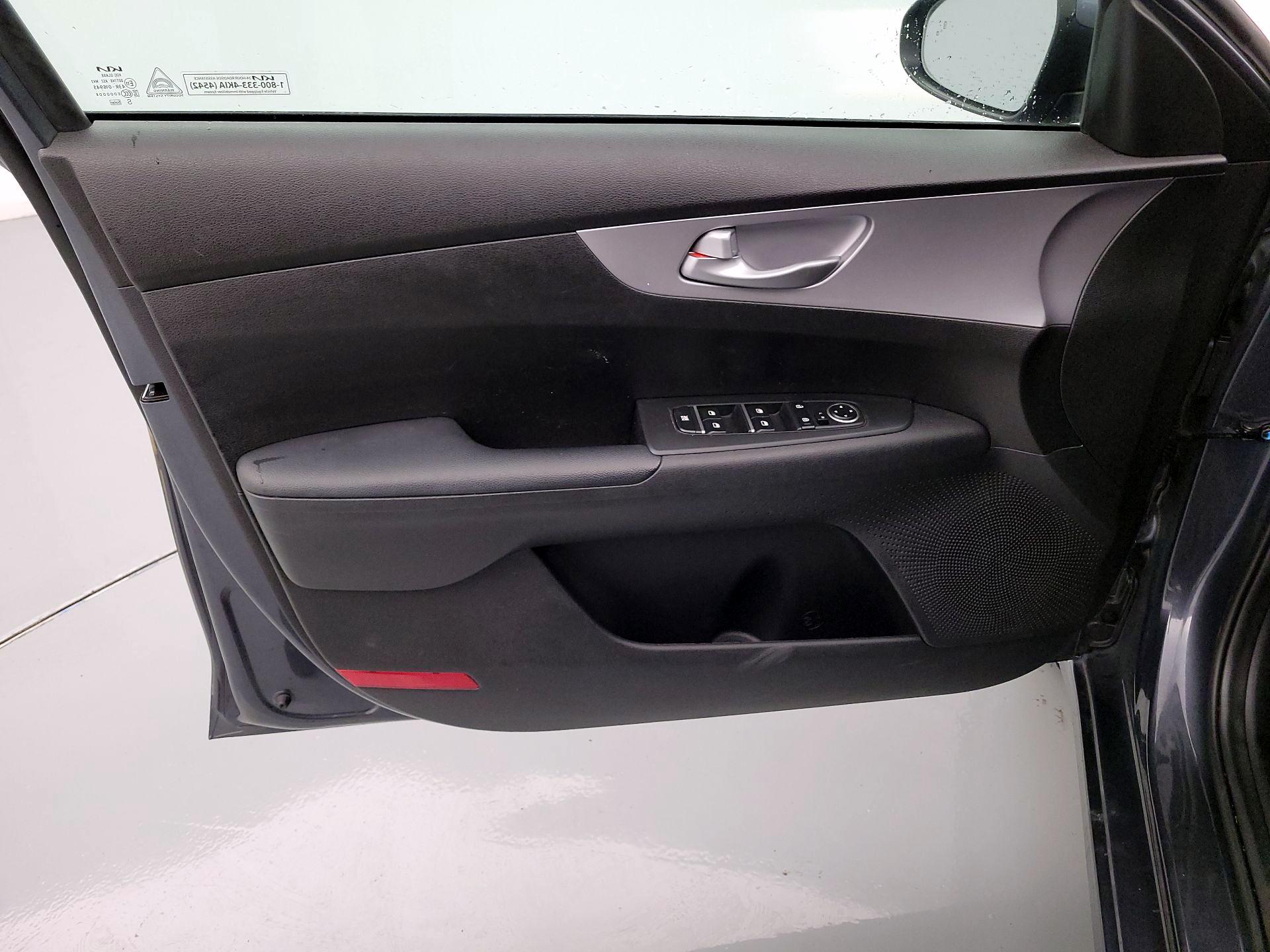 Thumbnail: 2023 Kia Forte - 12