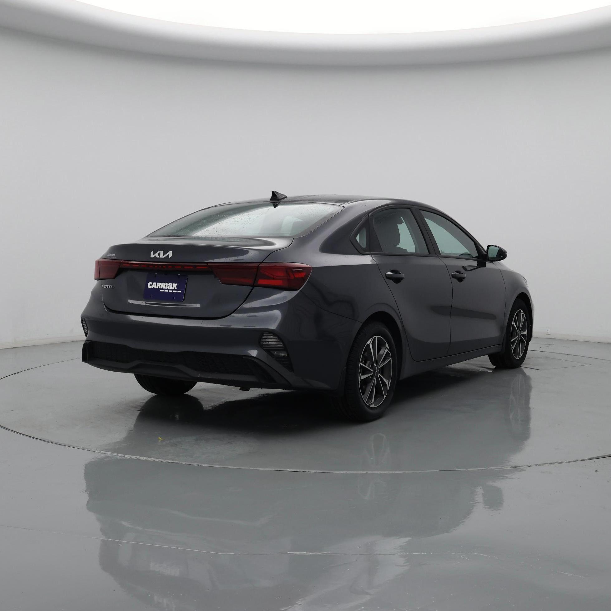 Thumbnail: 2023 Kia Forte - 8