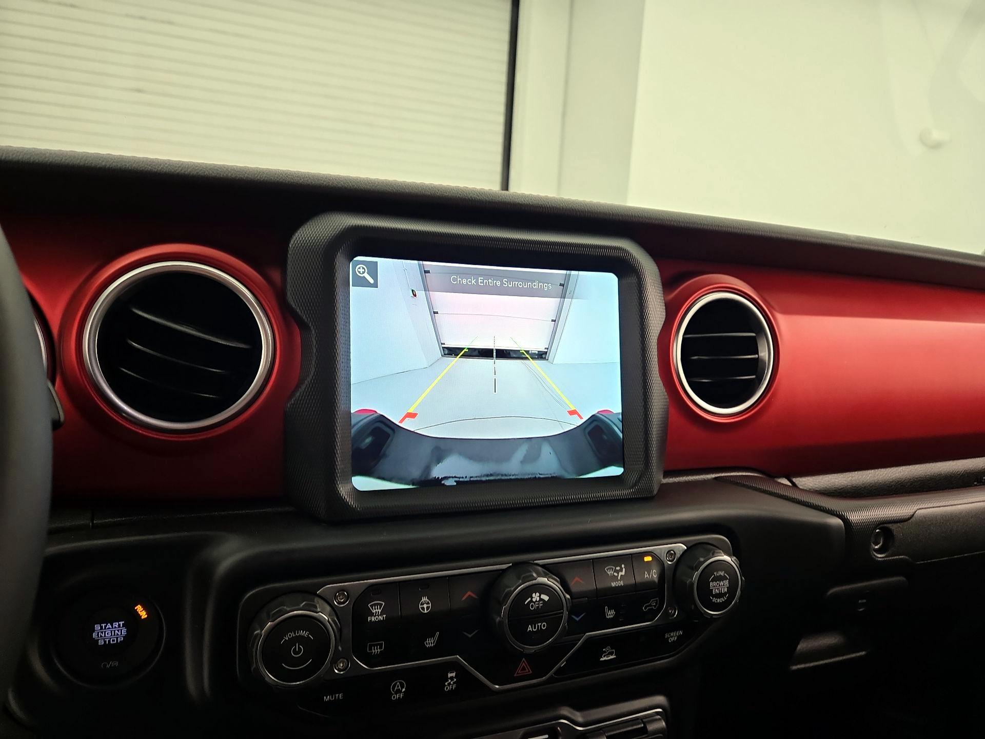 Thumbnail: 2023 Jeep Gladiator - 15