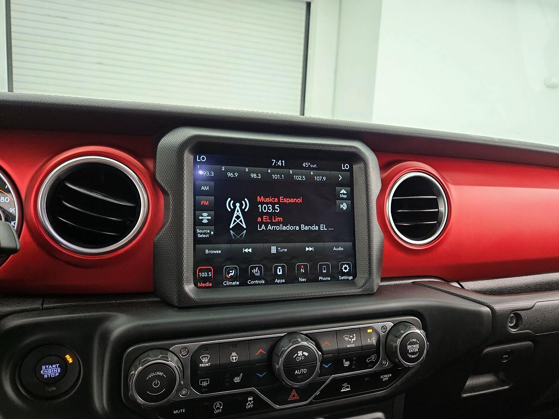 Thumbnail: 2023 Jeep Gladiator - 16