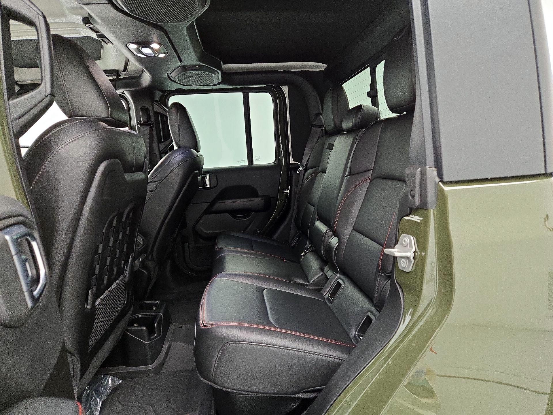 Thumbnail: 2023 Jeep Gladiator - 20