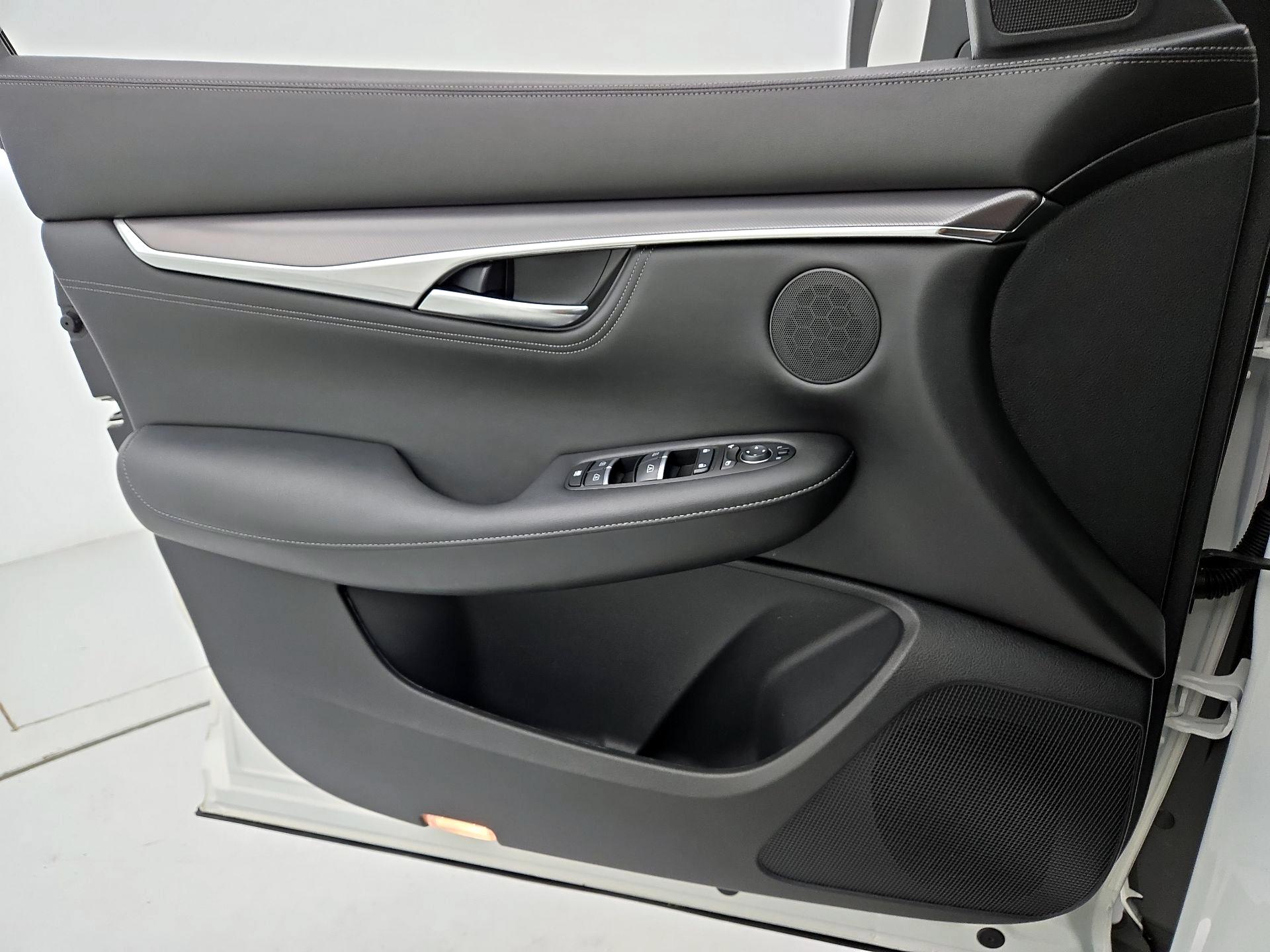 Thumbnail: 2023 INFINITI QX55 - 12