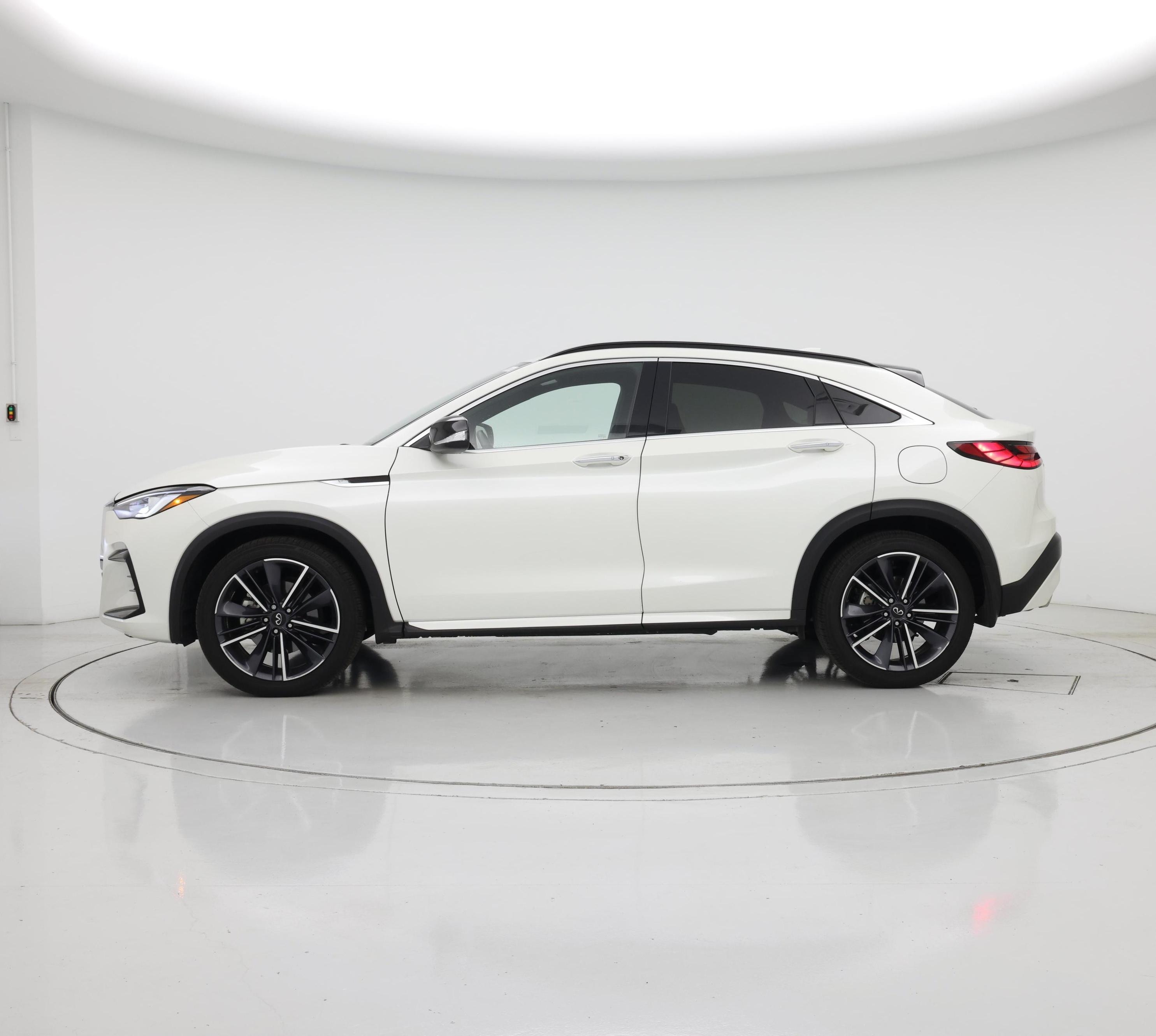 Thumbnail: 2023 INFINITI QX55 - 3