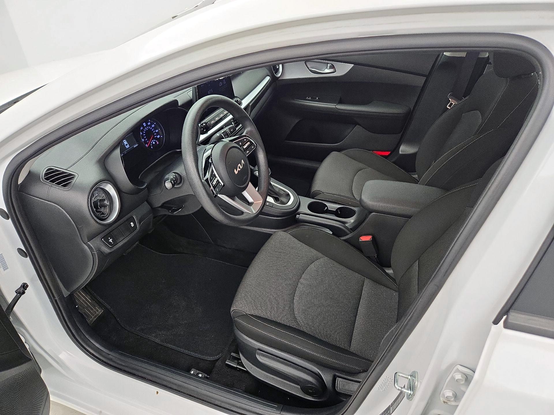 Thumbnail: 2024 Kia Forte - 11