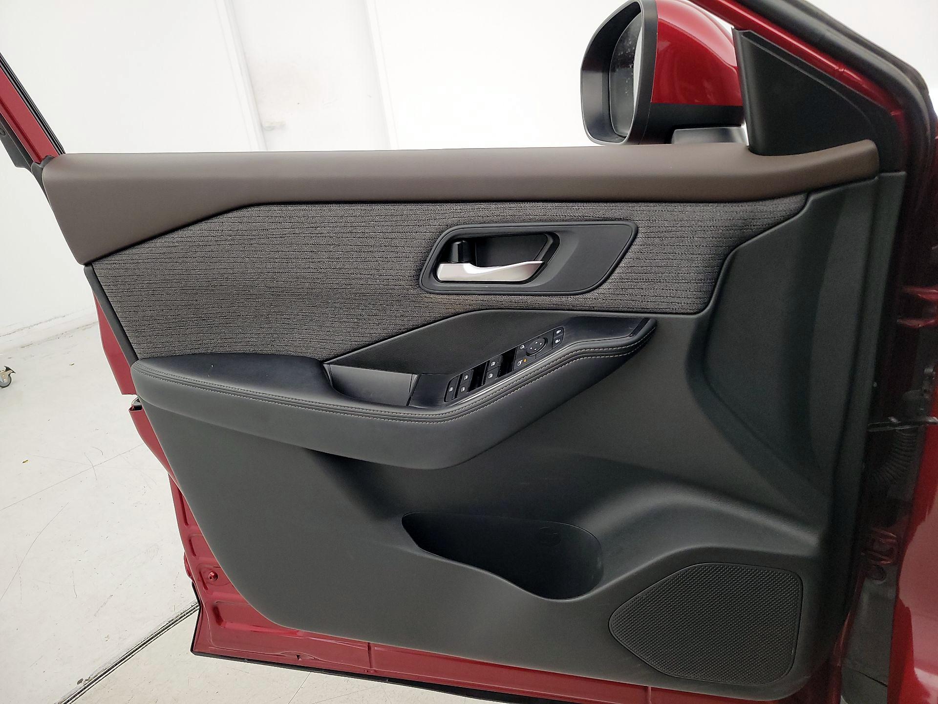 Thumbnail: 2023 Nissan Rogue - 12