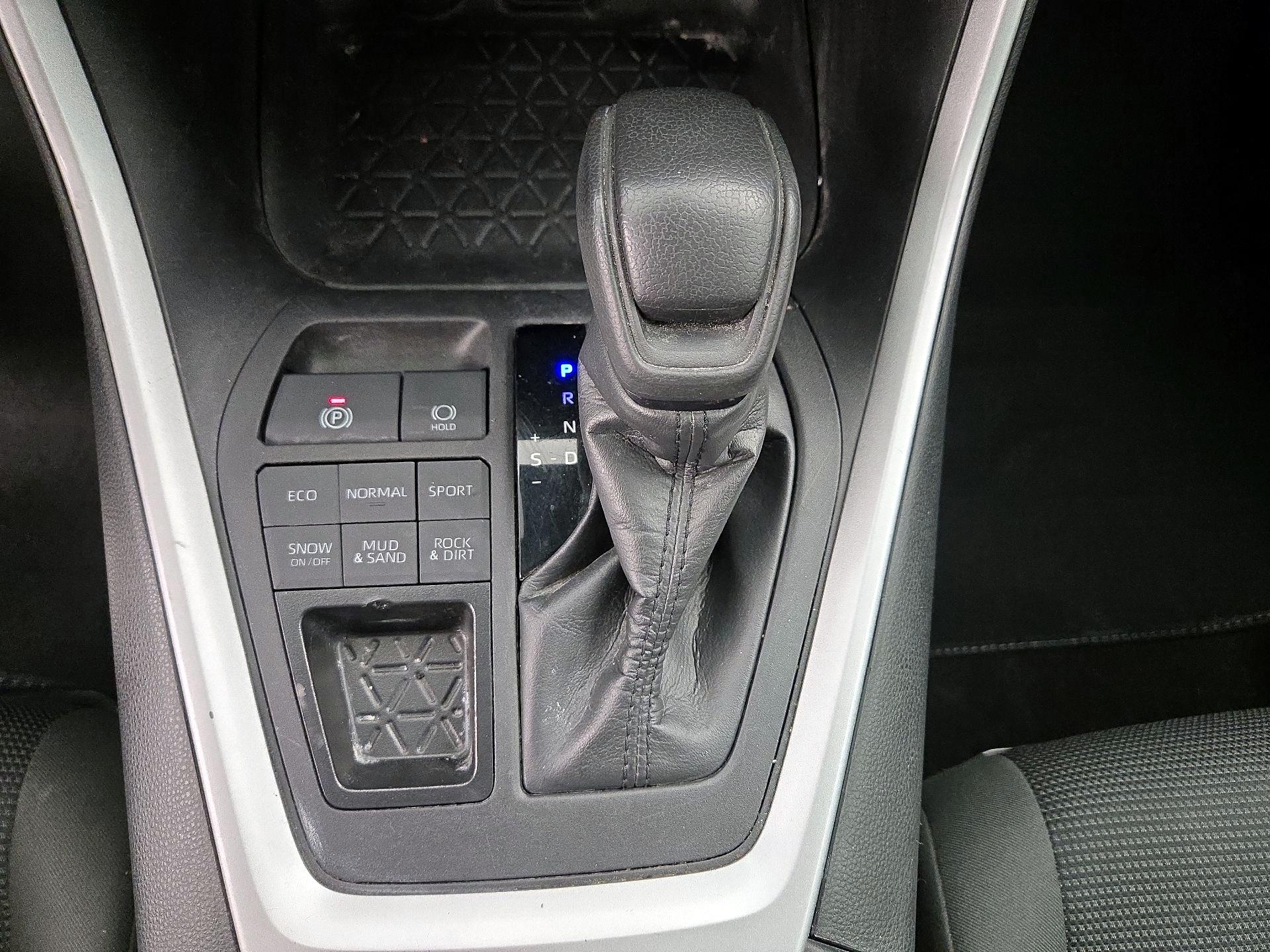 Thumbnail: 2024 Toyota RAV4 - 17