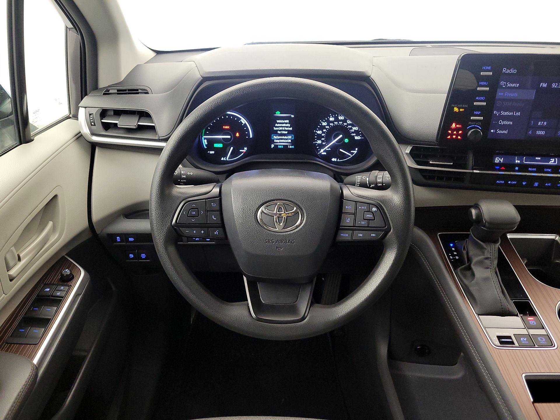 Thumbnail: 2024 Toyota Sienna - 10