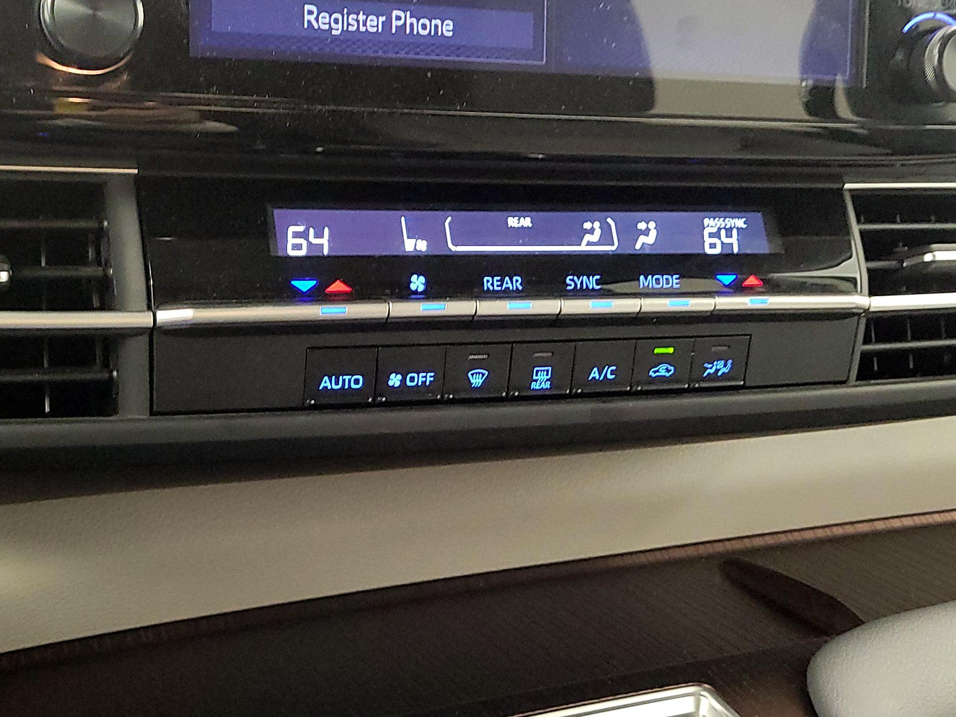 Thumbnail: 2024 Toyota Sienna - 16