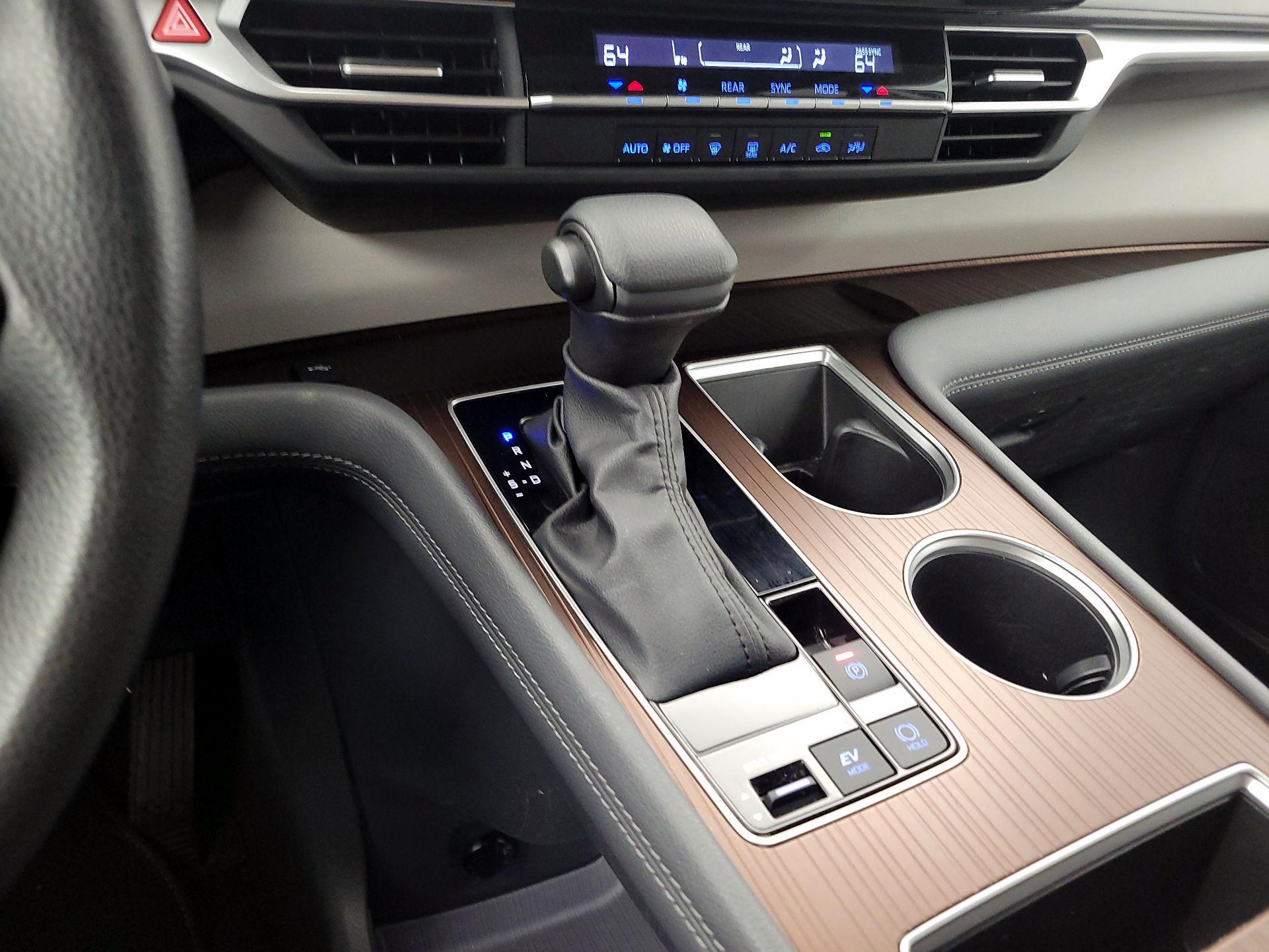 Thumbnail: 2024 Toyota Sienna - 17