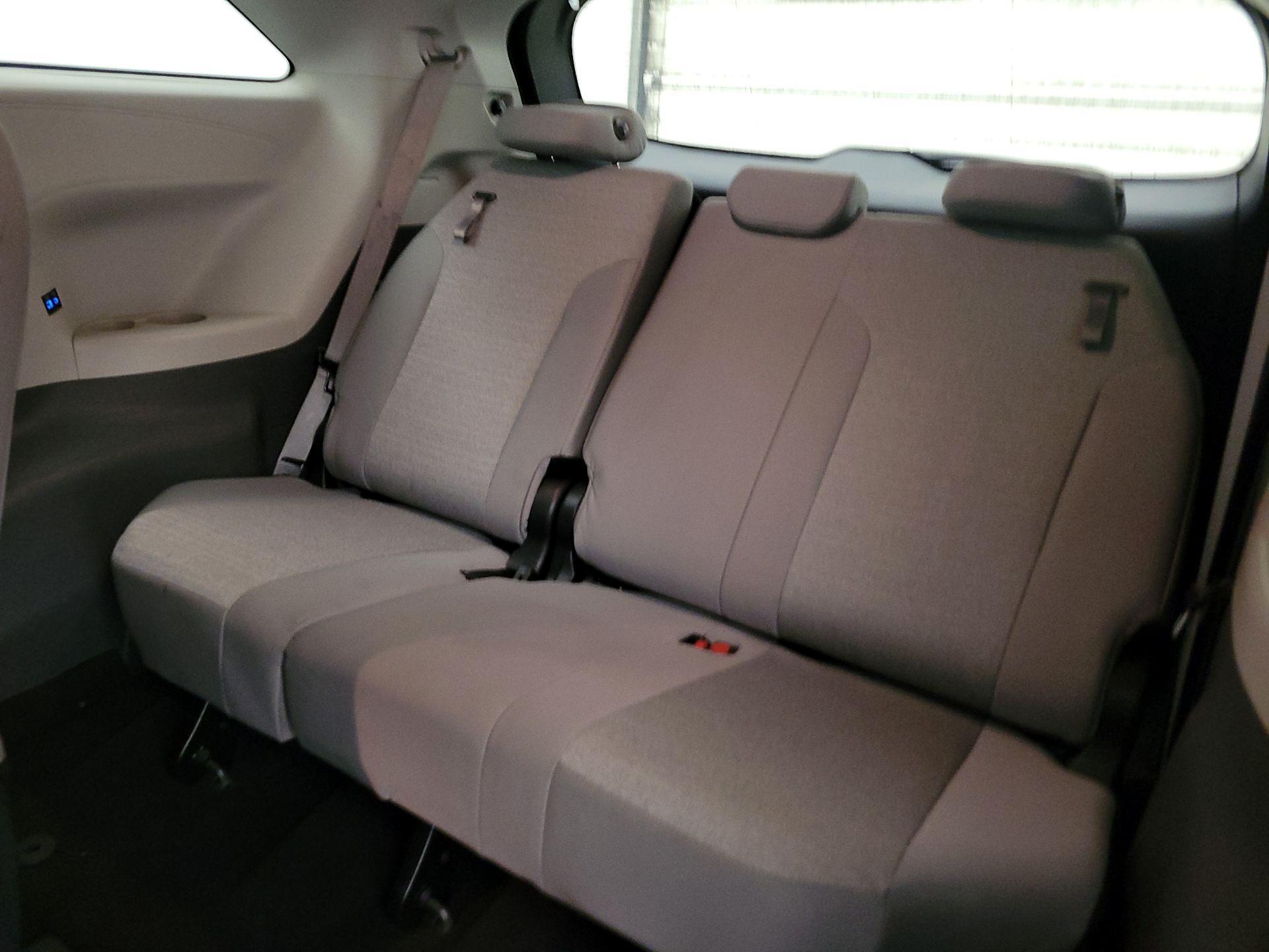 Thumbnail: 2024 Toyota Sienna - 19