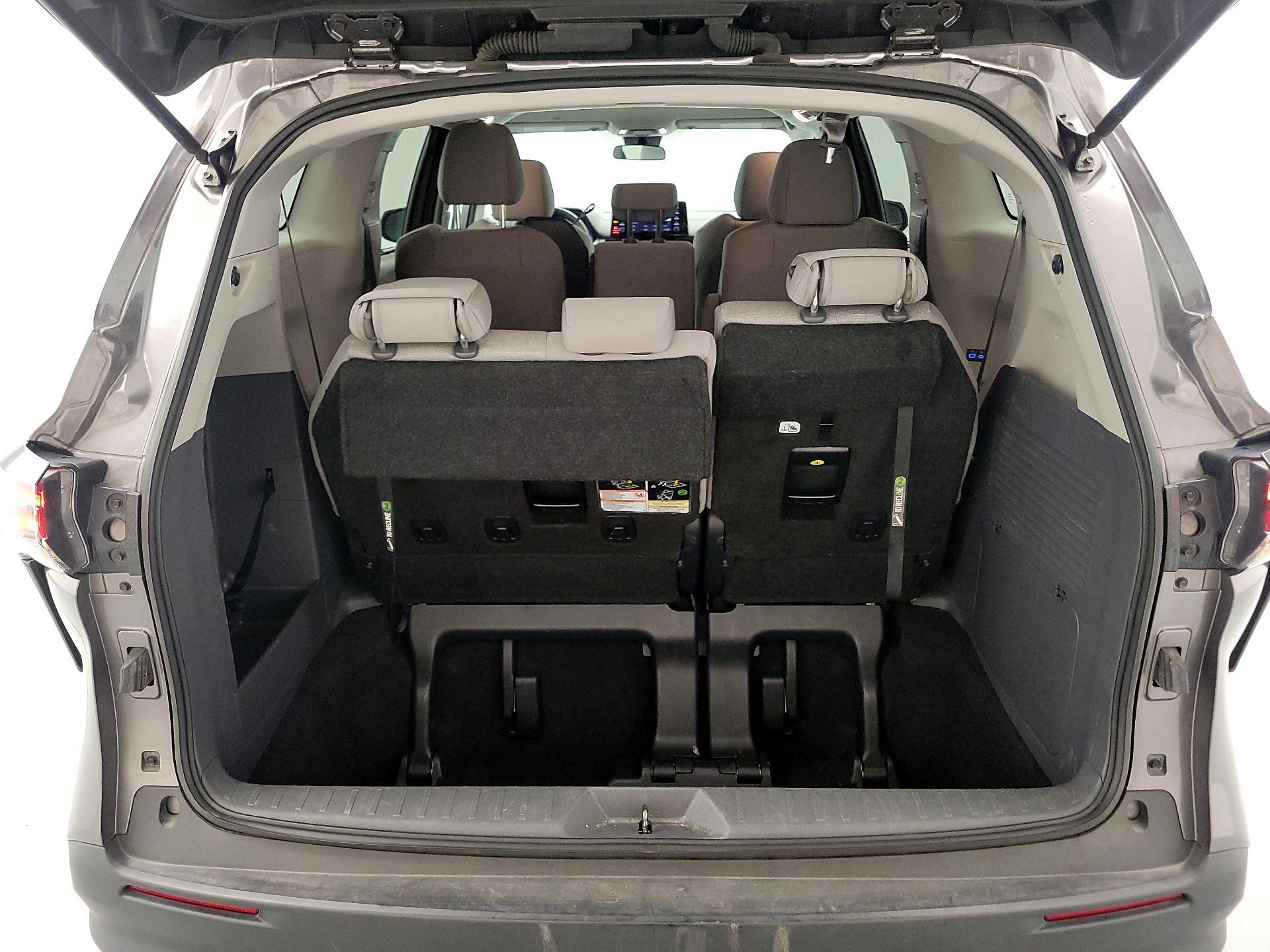 Thumbnail: 2024 Toyota Sienna - 20