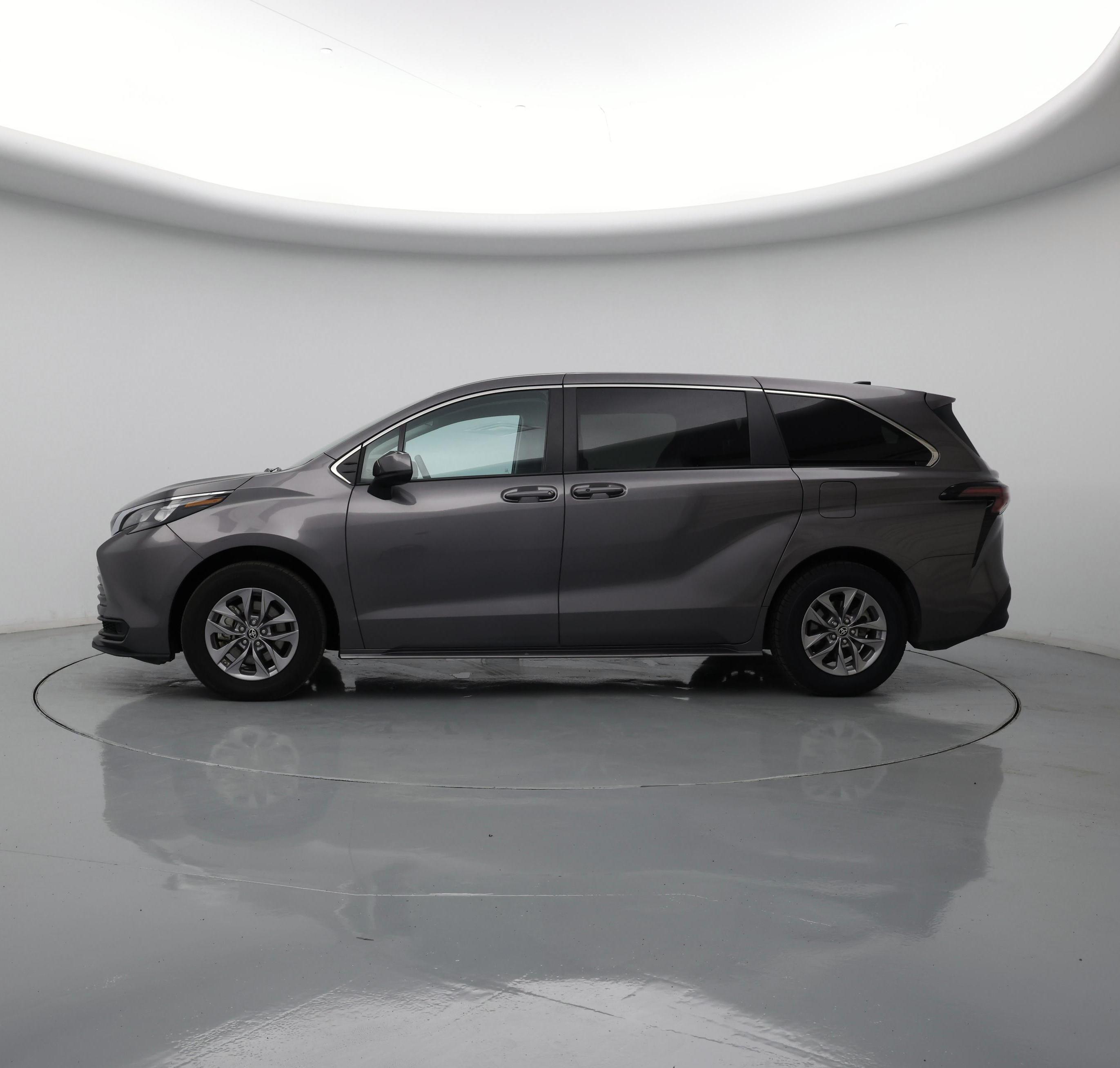 Thumbnail: 2024 Toyota Sienna - 3