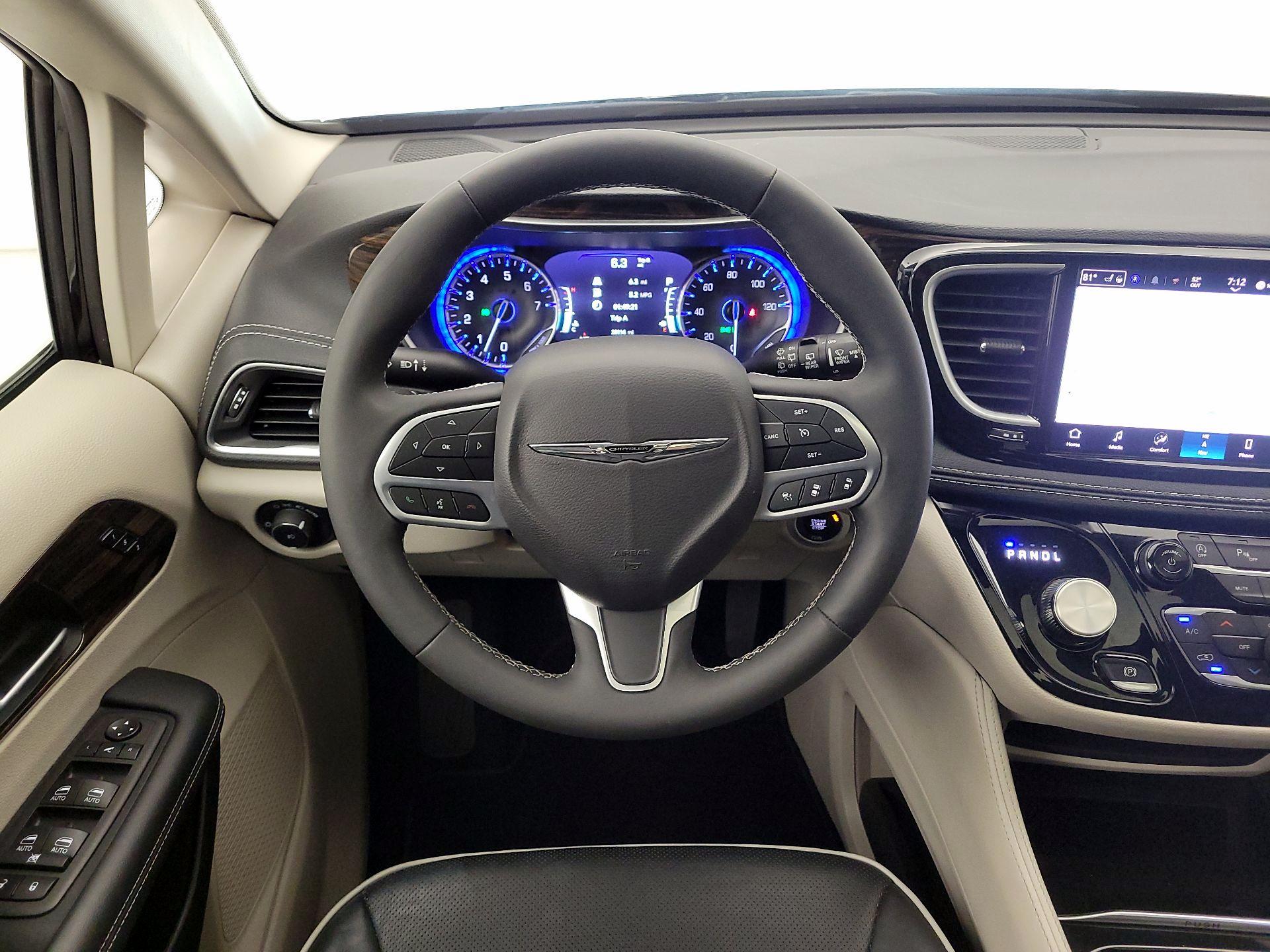 Thumbnail: 2024 Chrysler Pacifica - 10