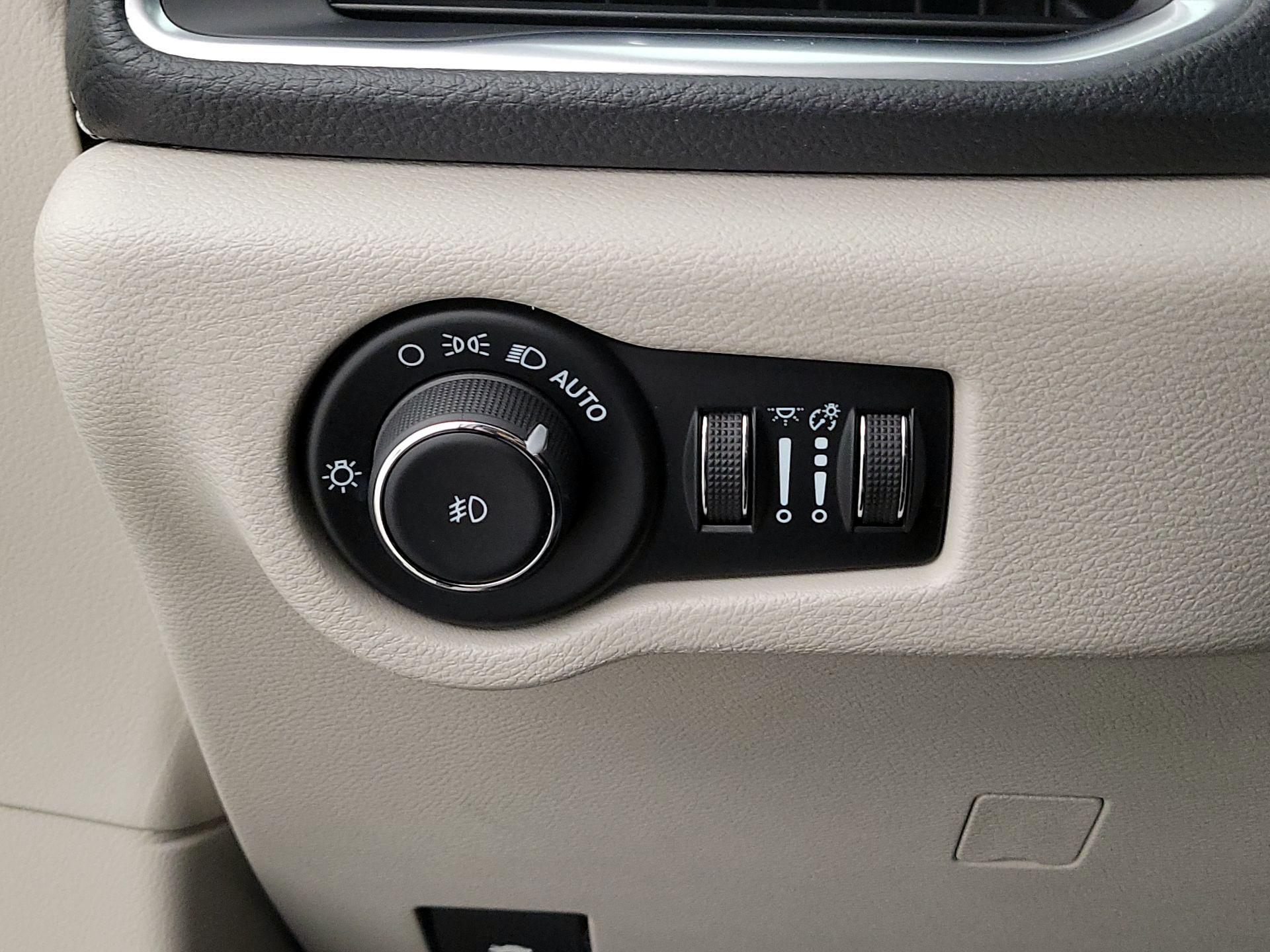 Thumbnail: 2024 Chrysler Pacifica - 13