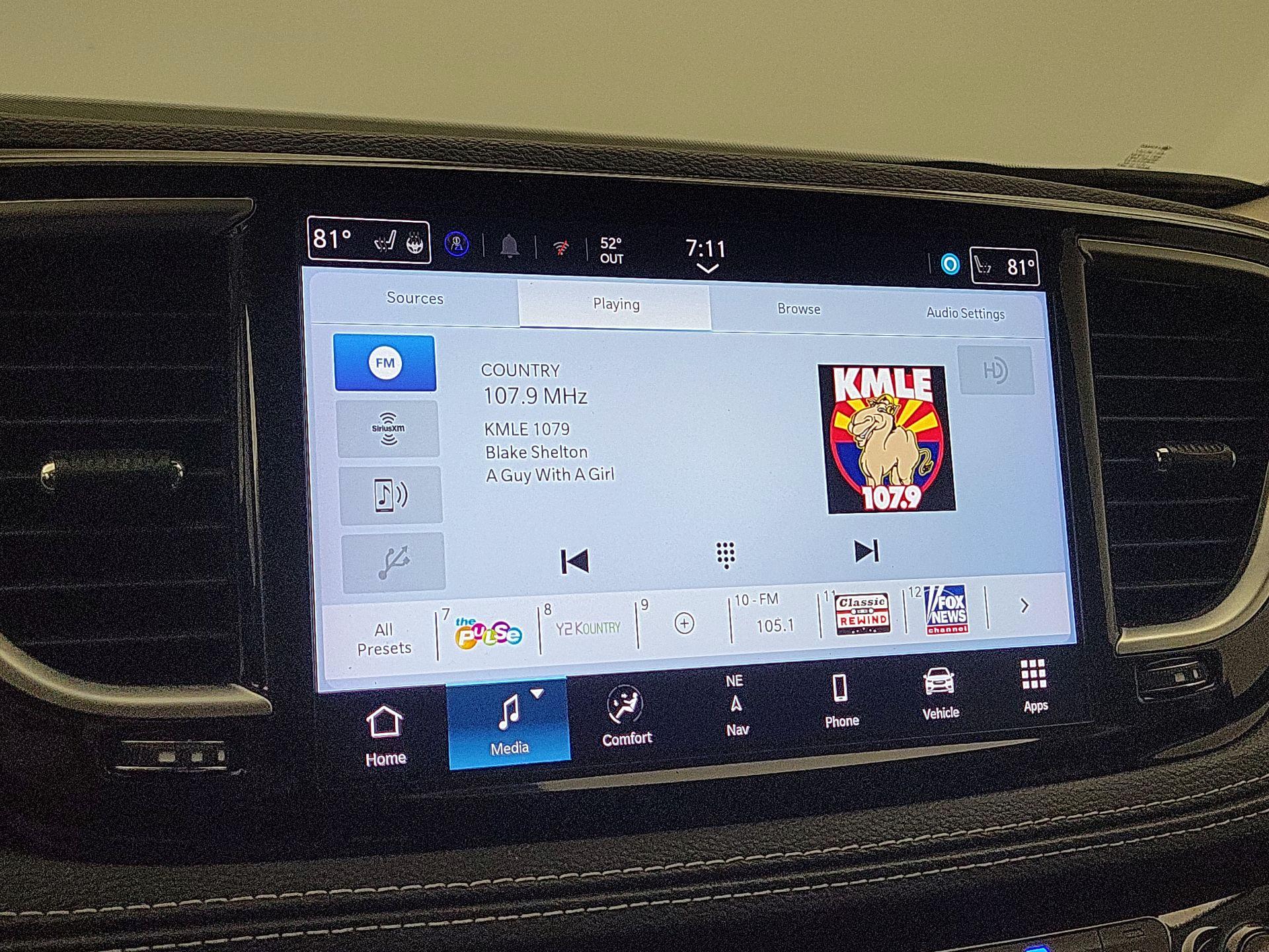 Thumbnail: 2024 Chrysler Pacifica - 16