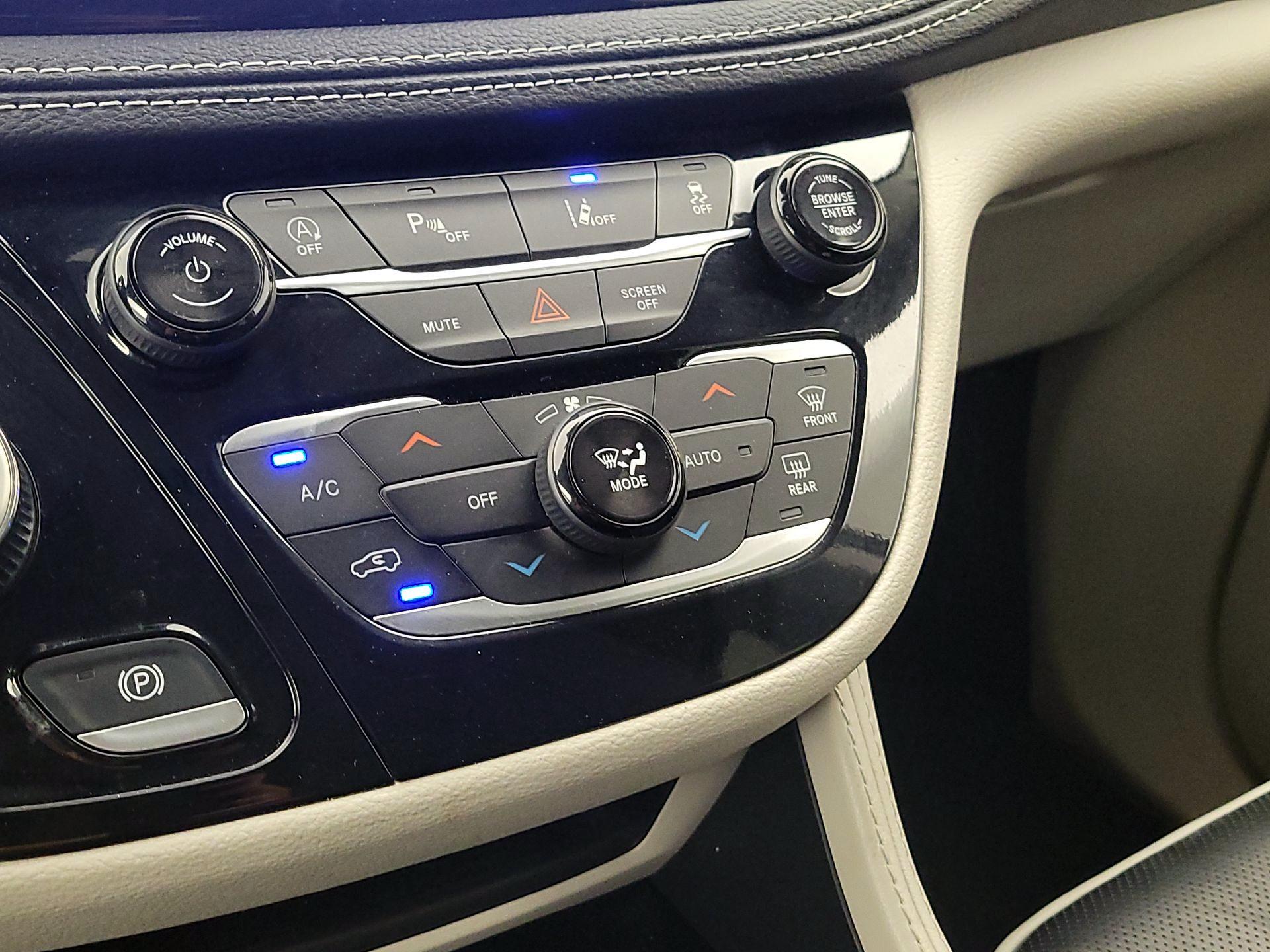 Thumbnail: 2024 Chrysler Pacifica - 17