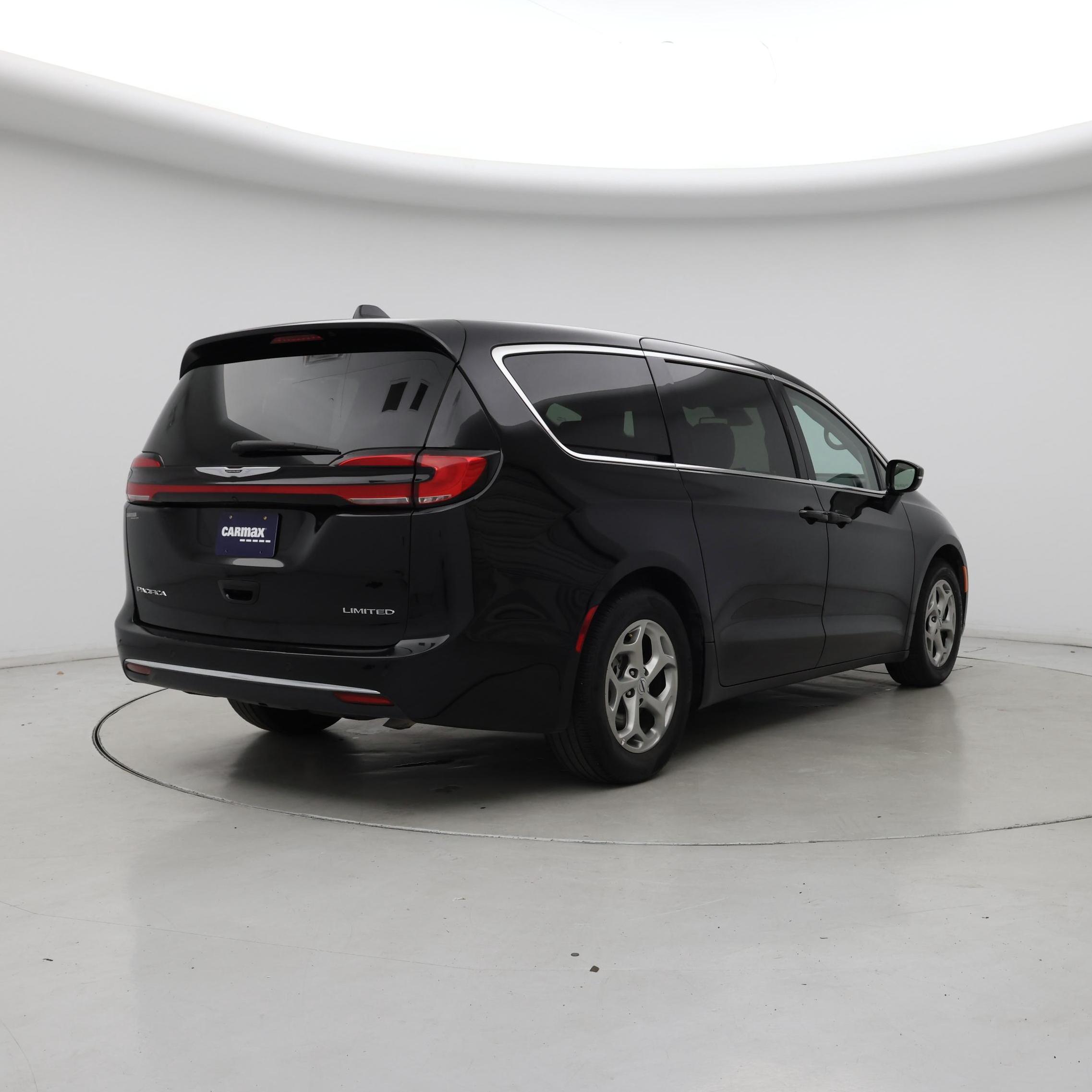 Thumbnail: 2024 Chrysler Pacifica - 8