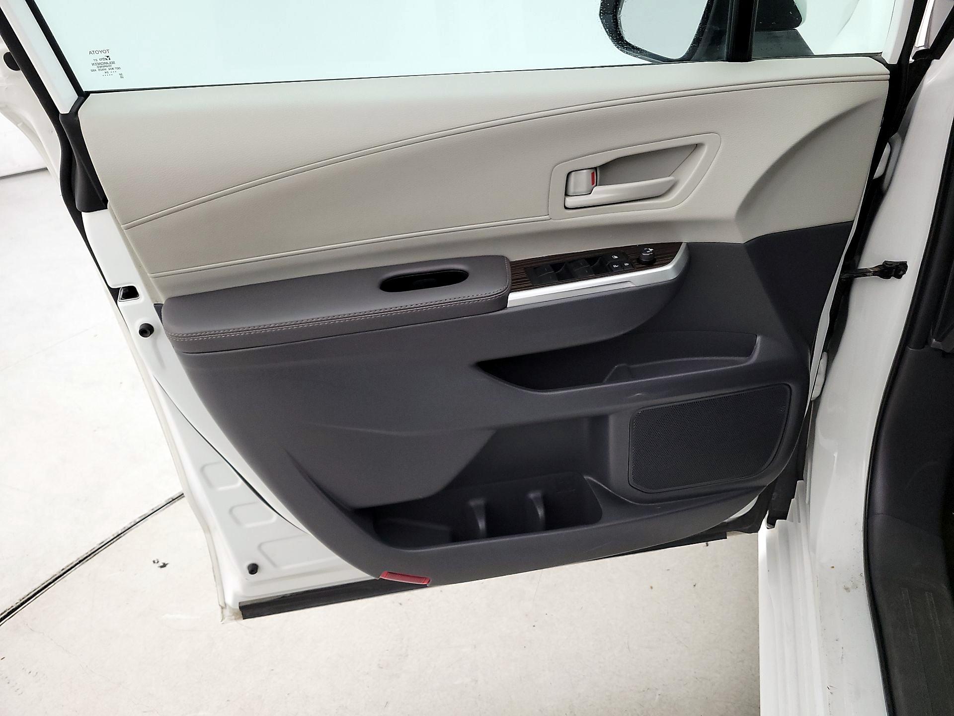 Thumbnail: 2024 Toyota Sienna - 12