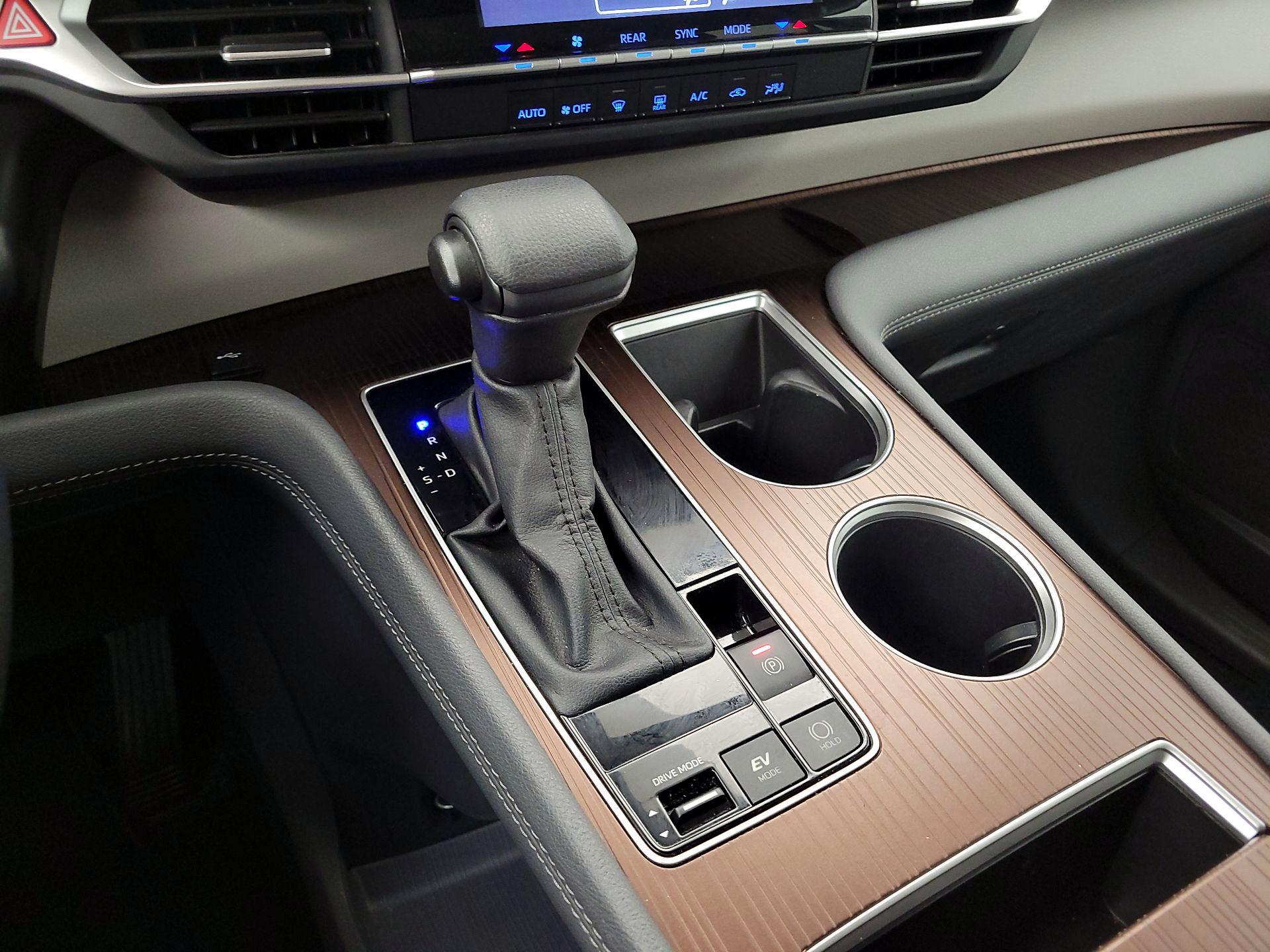 Thumbnail: 2024 Toyota Sienna - 17