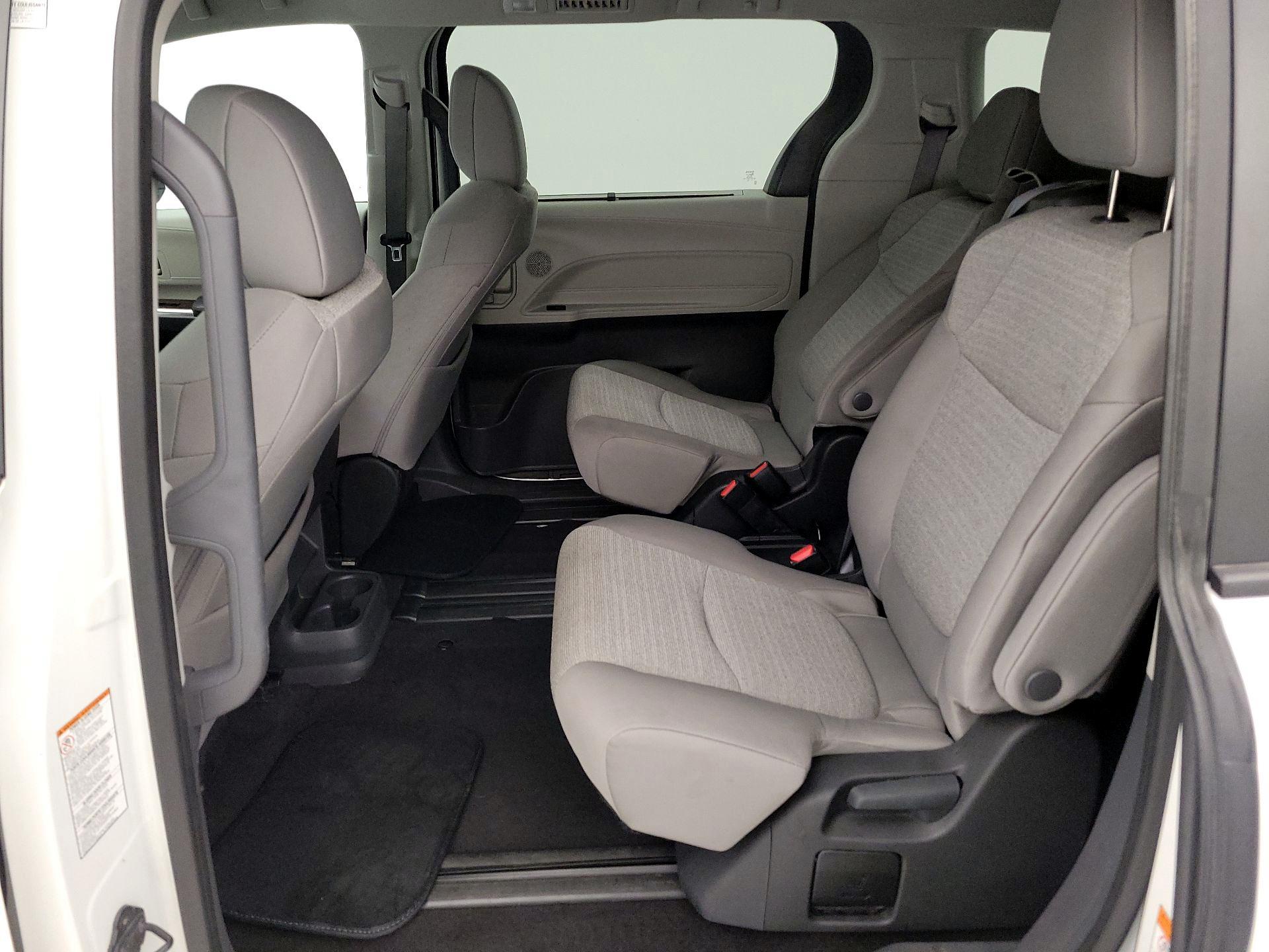 Thumbnail: 2024 Toyota Sienna - 18