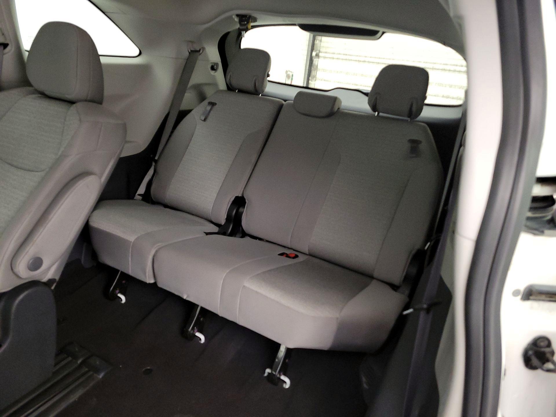 Thumbnail: 2024 Toyota Sienna - 19