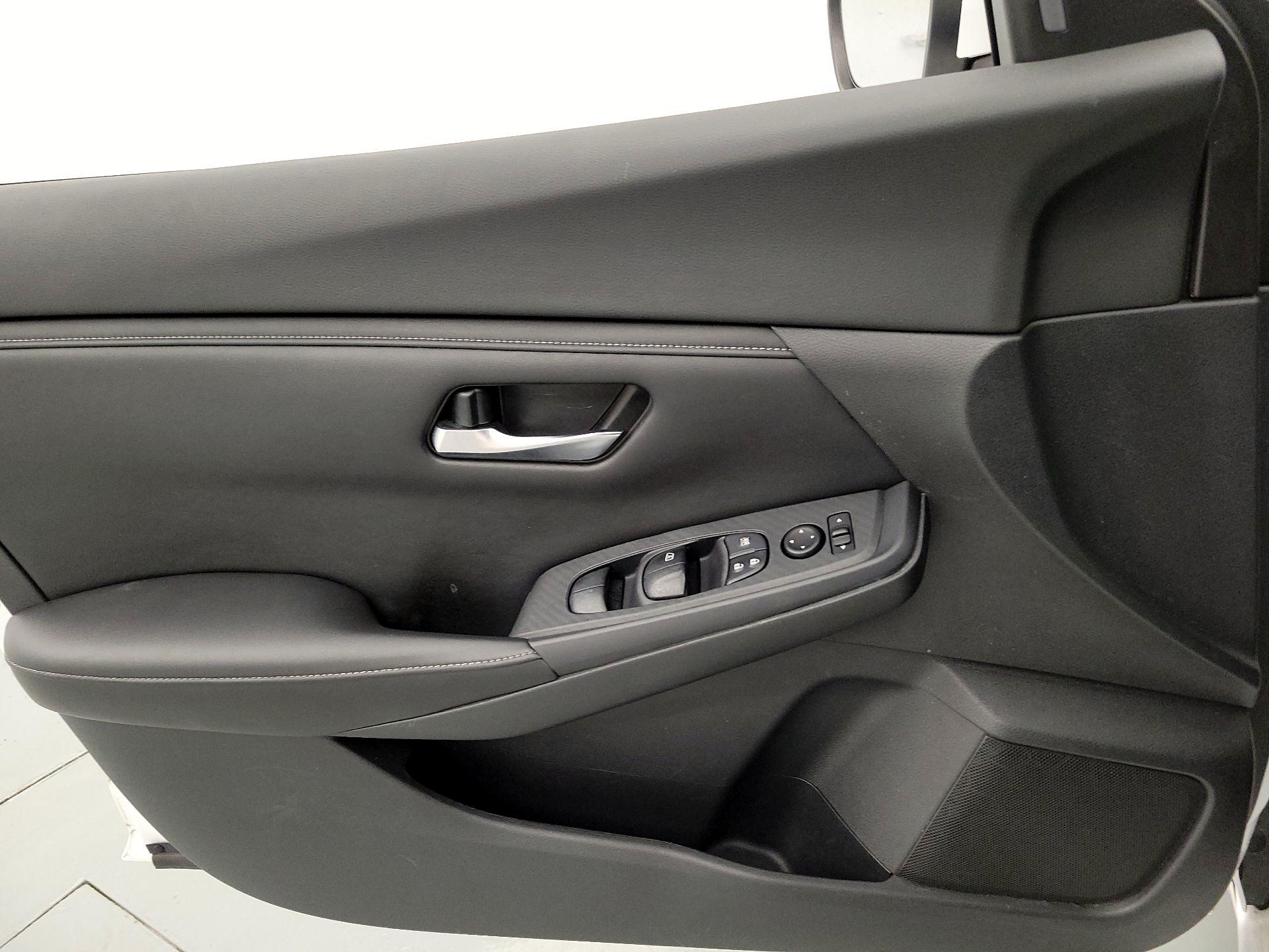 Thumbnail: 2020 Nissan Sentra - 12