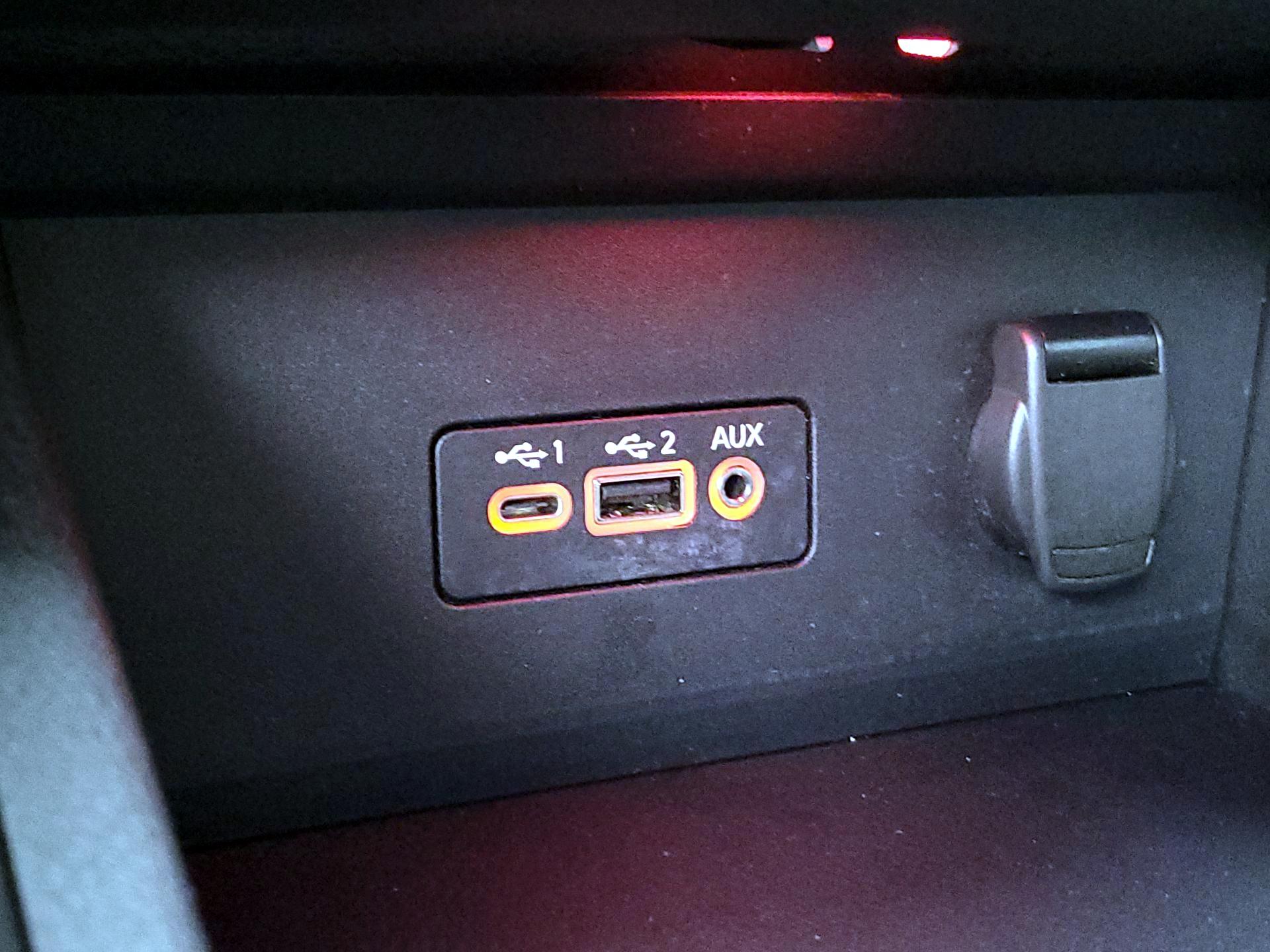 Thumbnail: 2020 Nissan Sentra - 18