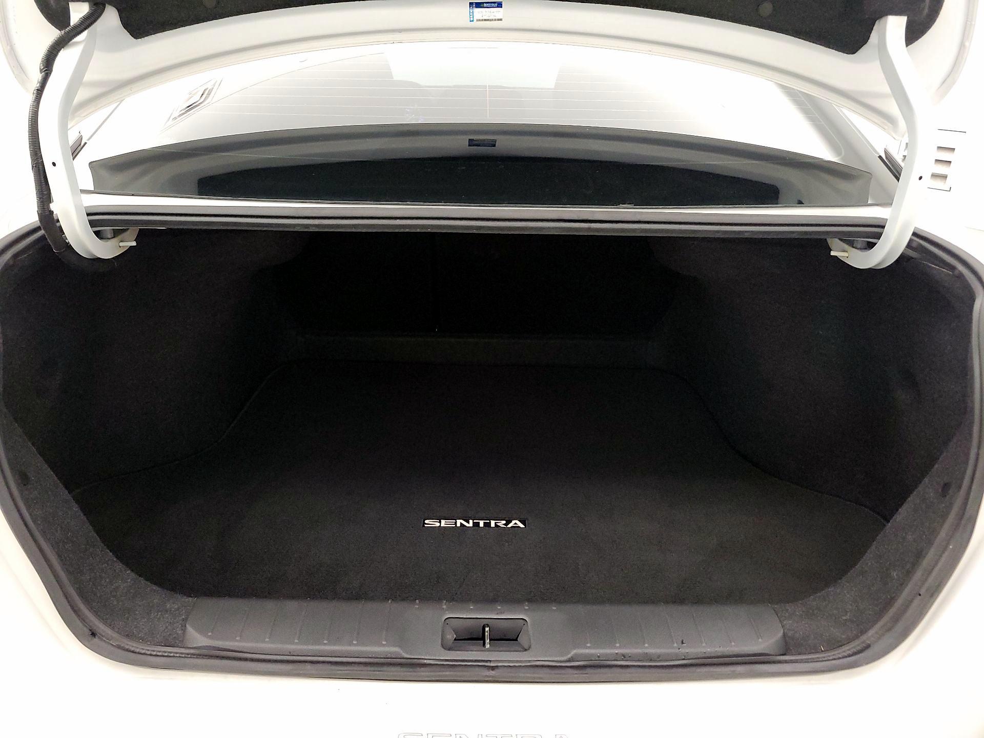 Thumbnail: 2020 Nissan Sentra - 20