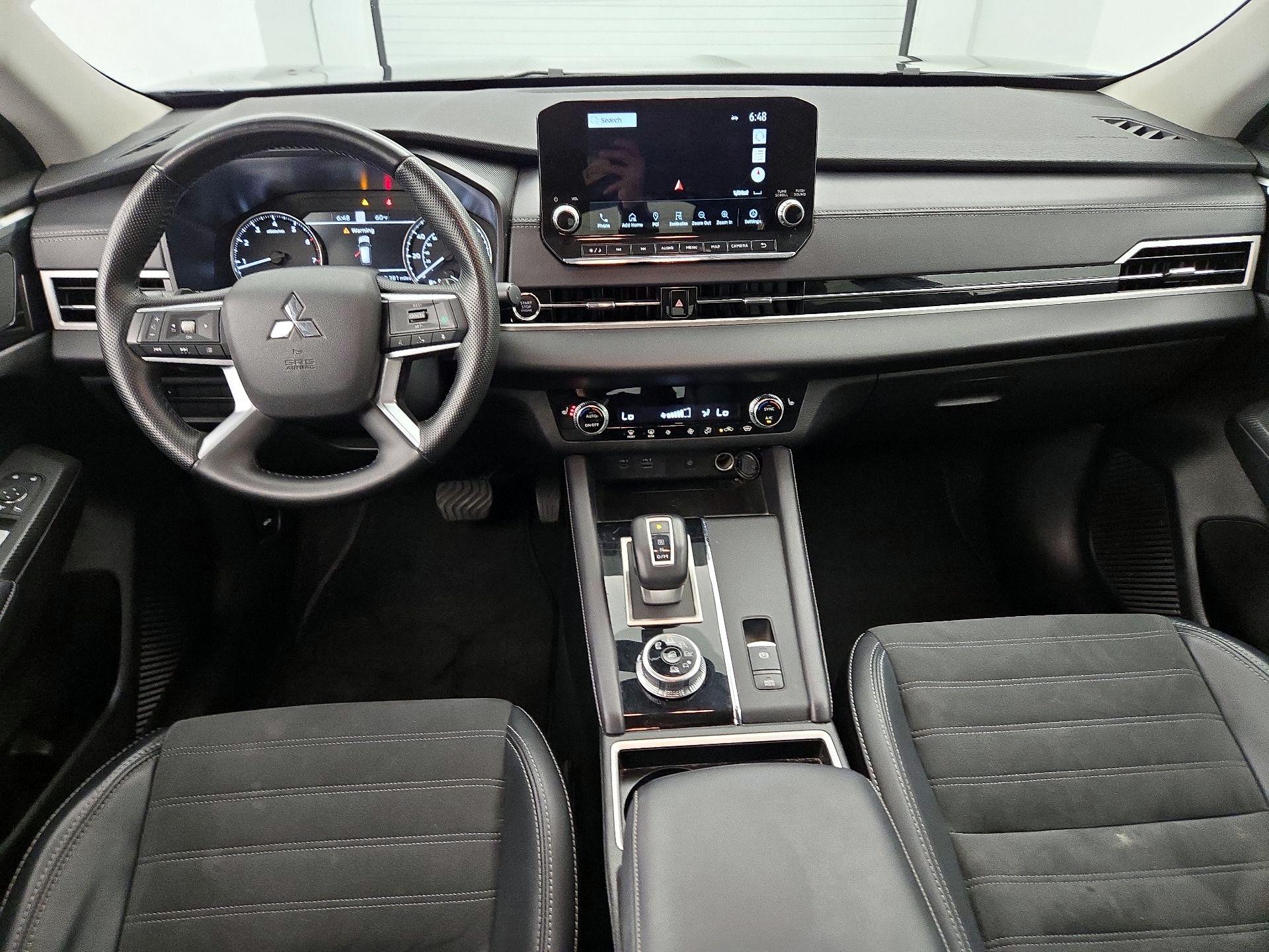 Thumbnail: 2024 Mitsubishi Outlander - 9