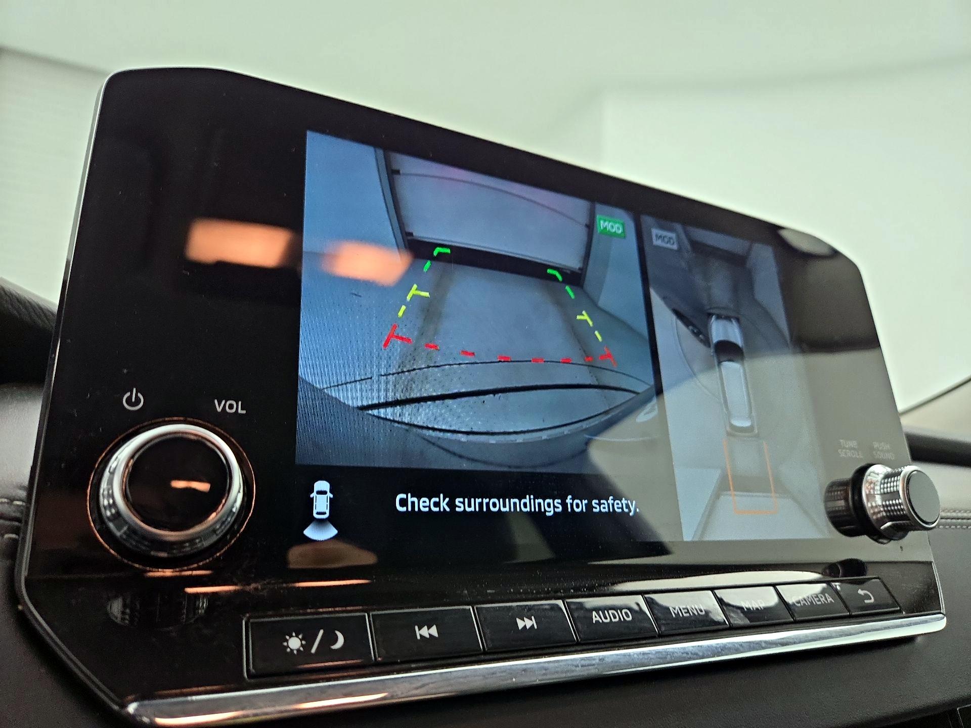 Thumbnail: 2024 Mitsubishi Outlander - 15